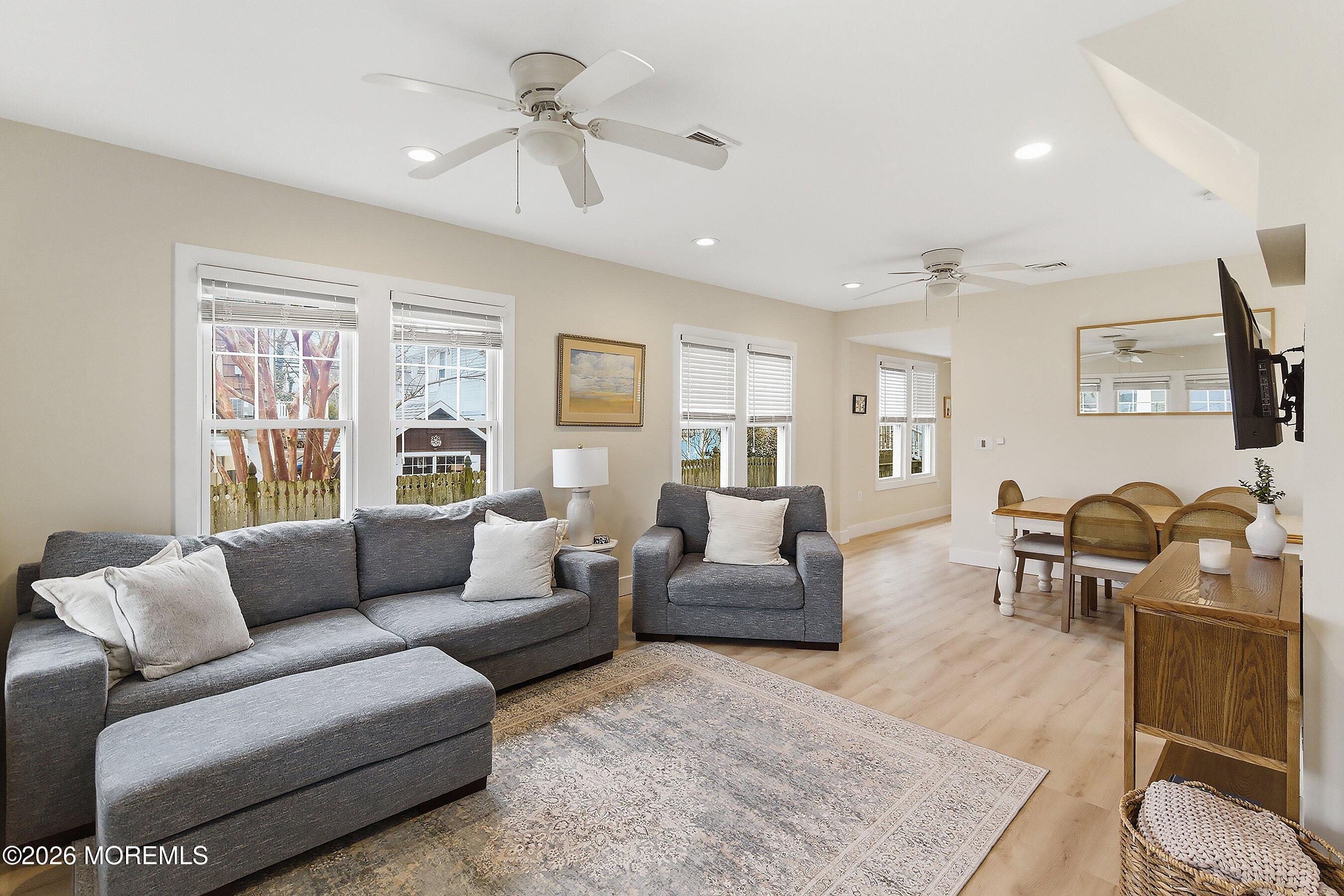 251 Bay Avenue Image 4