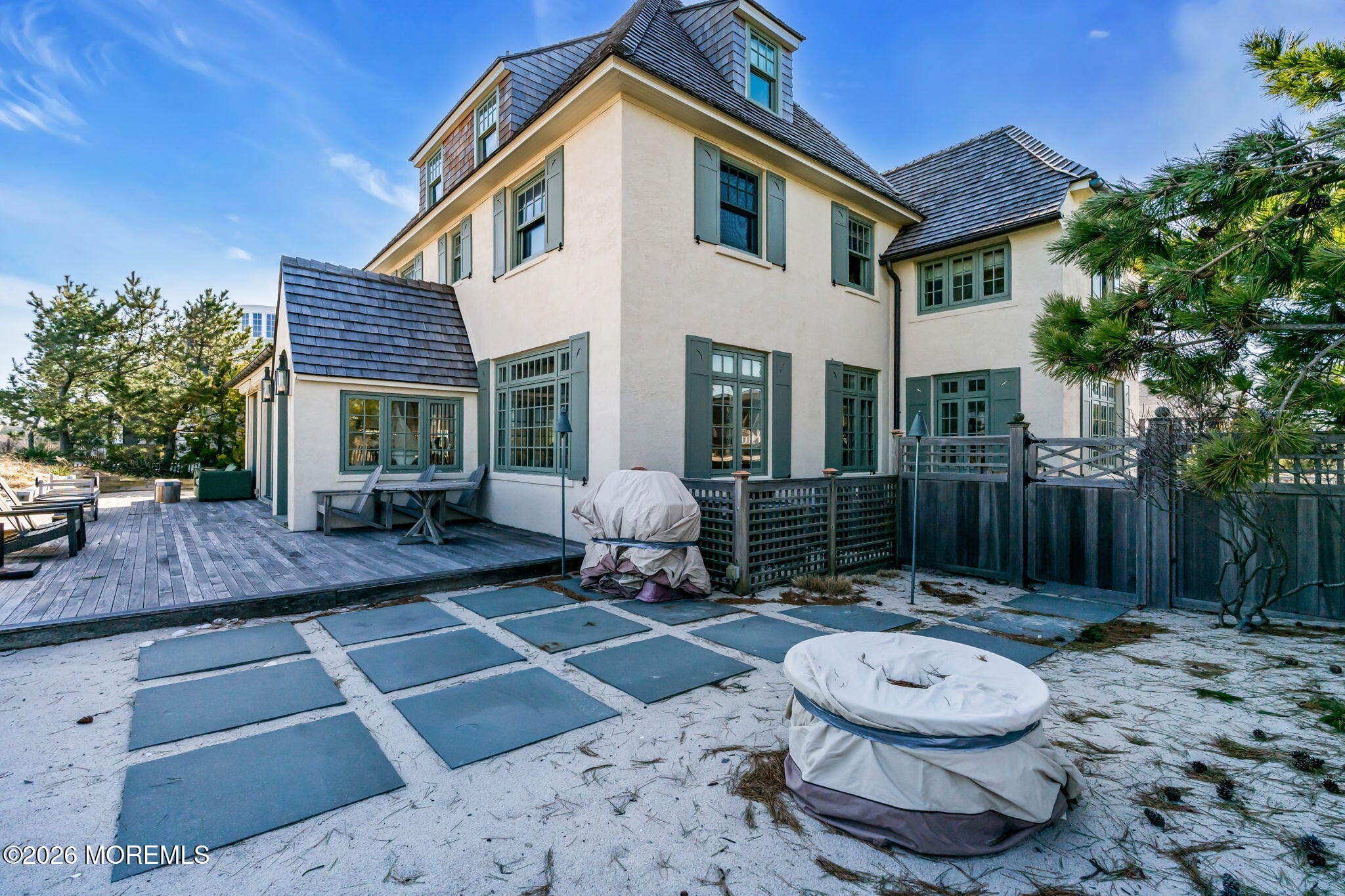 717 East Avenue Image 1