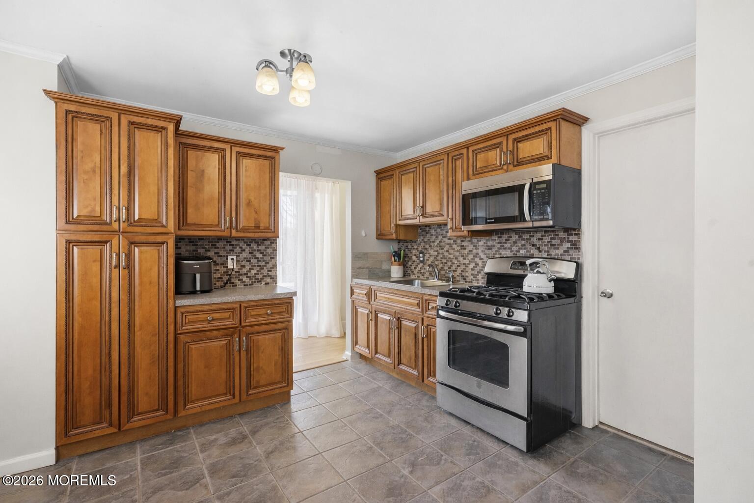 882 Woodmere Drive, Cliffwood Beach, NJ, 07735 image 6