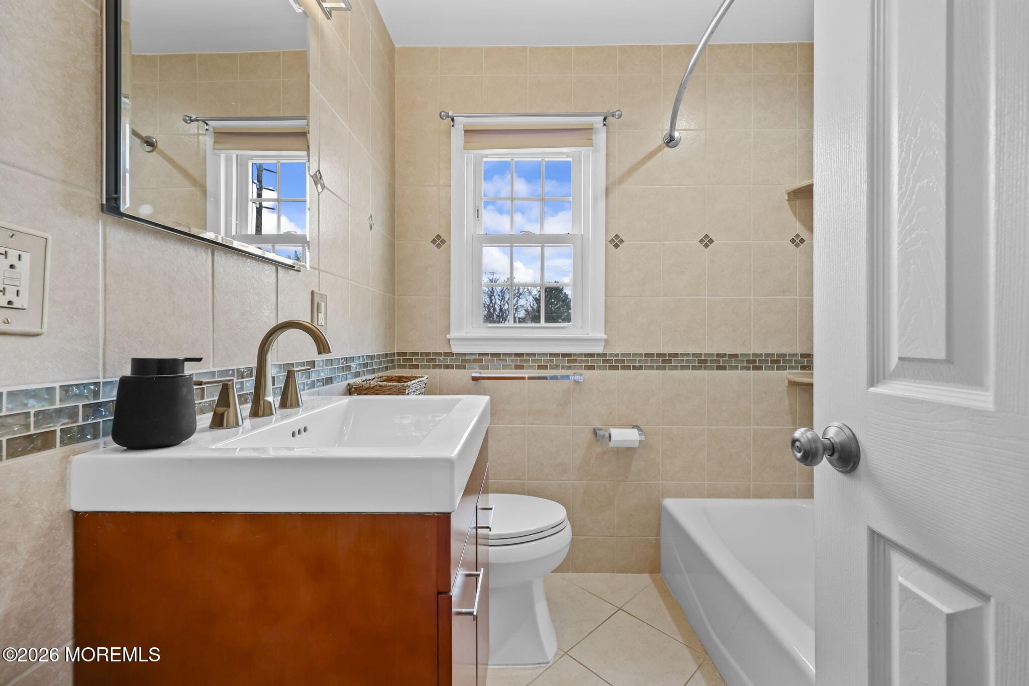 350 East Road, Belford, NJ, 07718 image 19