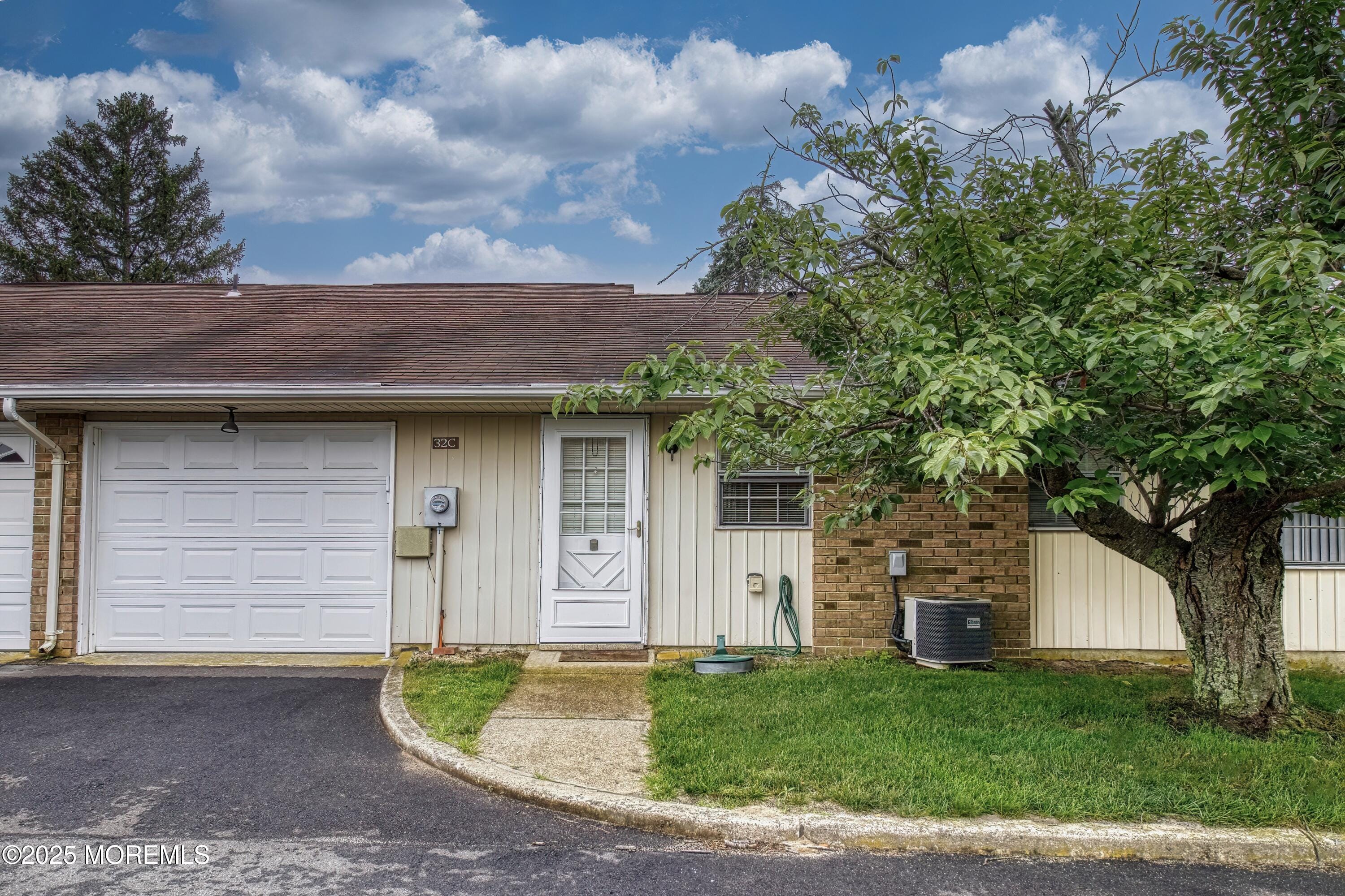 32C Yorkshire Court, Manchester, NJ, 08759