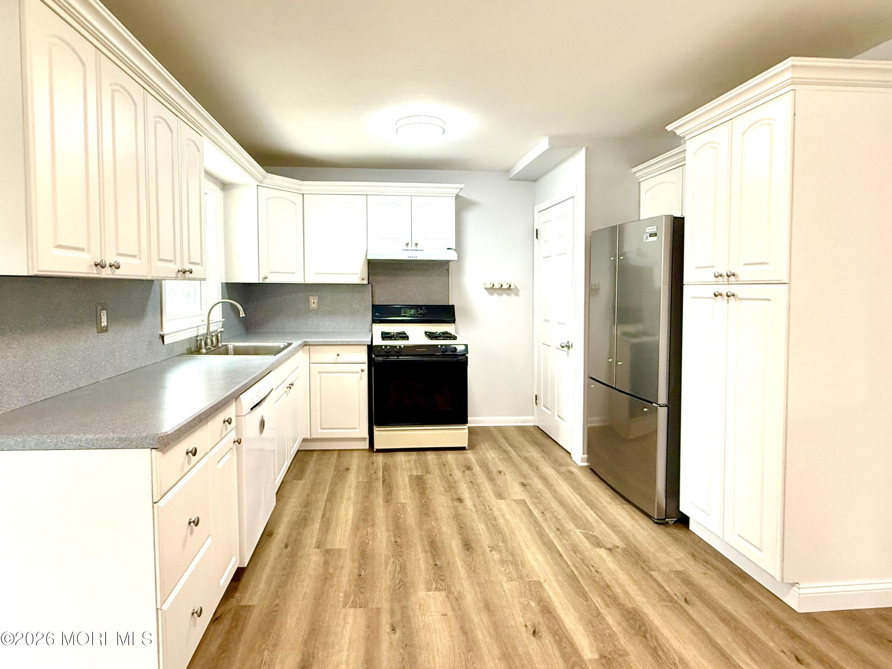 27 Runyon Avenue Image 4