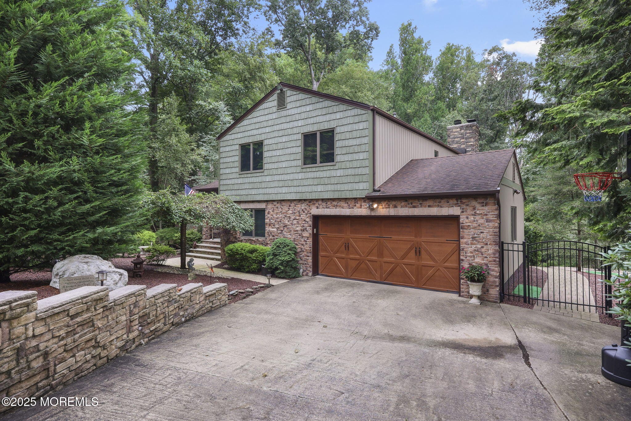 72 Fox Chase Court, Freehold, NJ, 07728