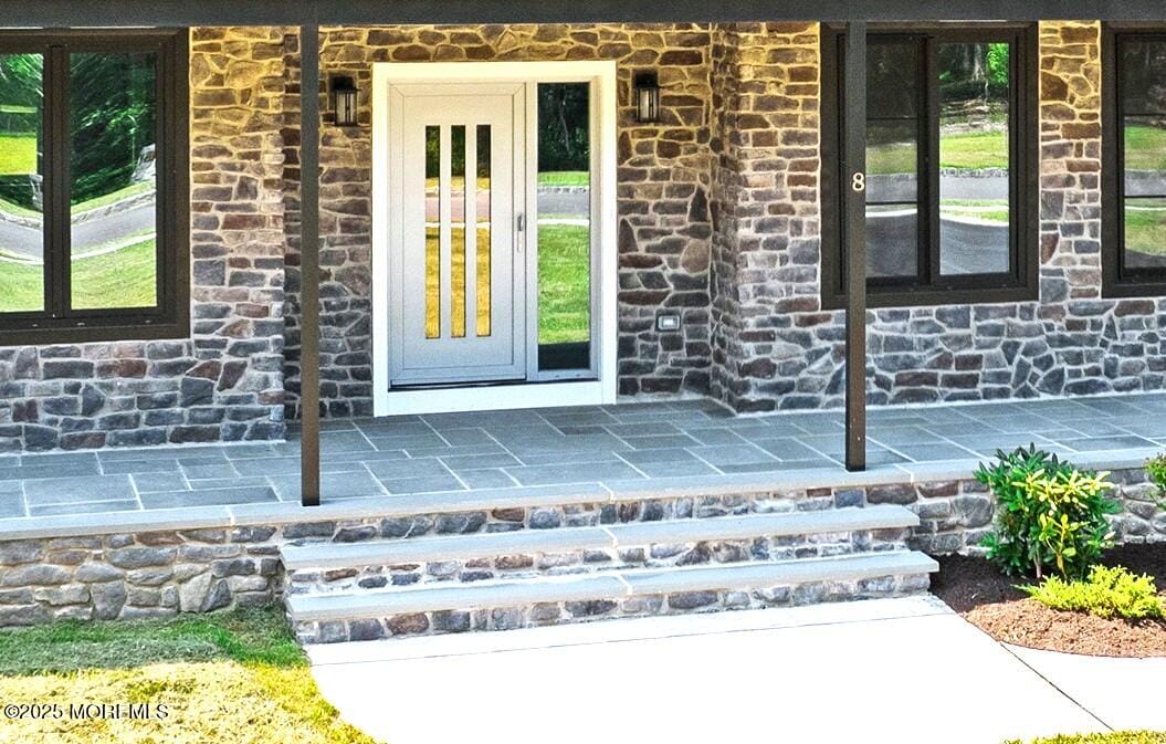 8 Haystack Court Image 5