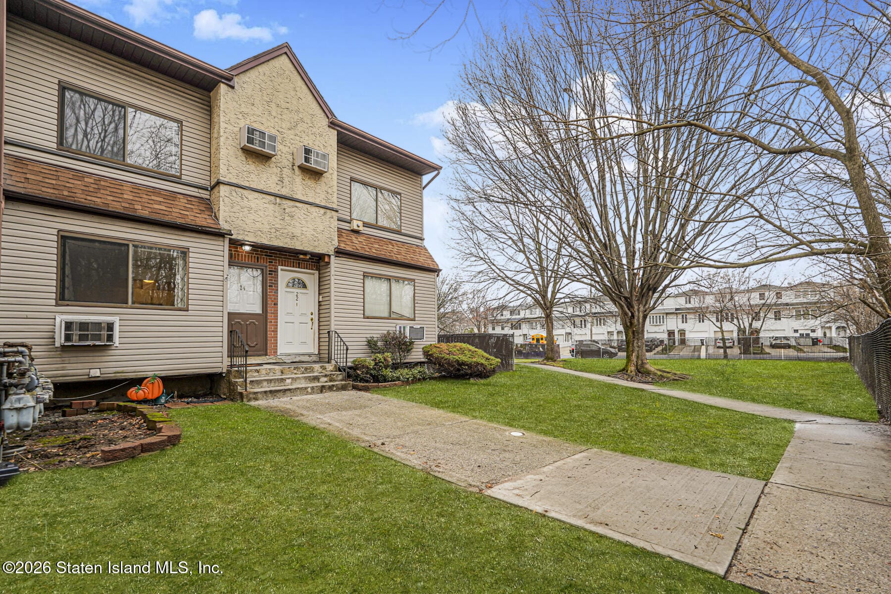 360 Barlow Avenue 24a Image 2