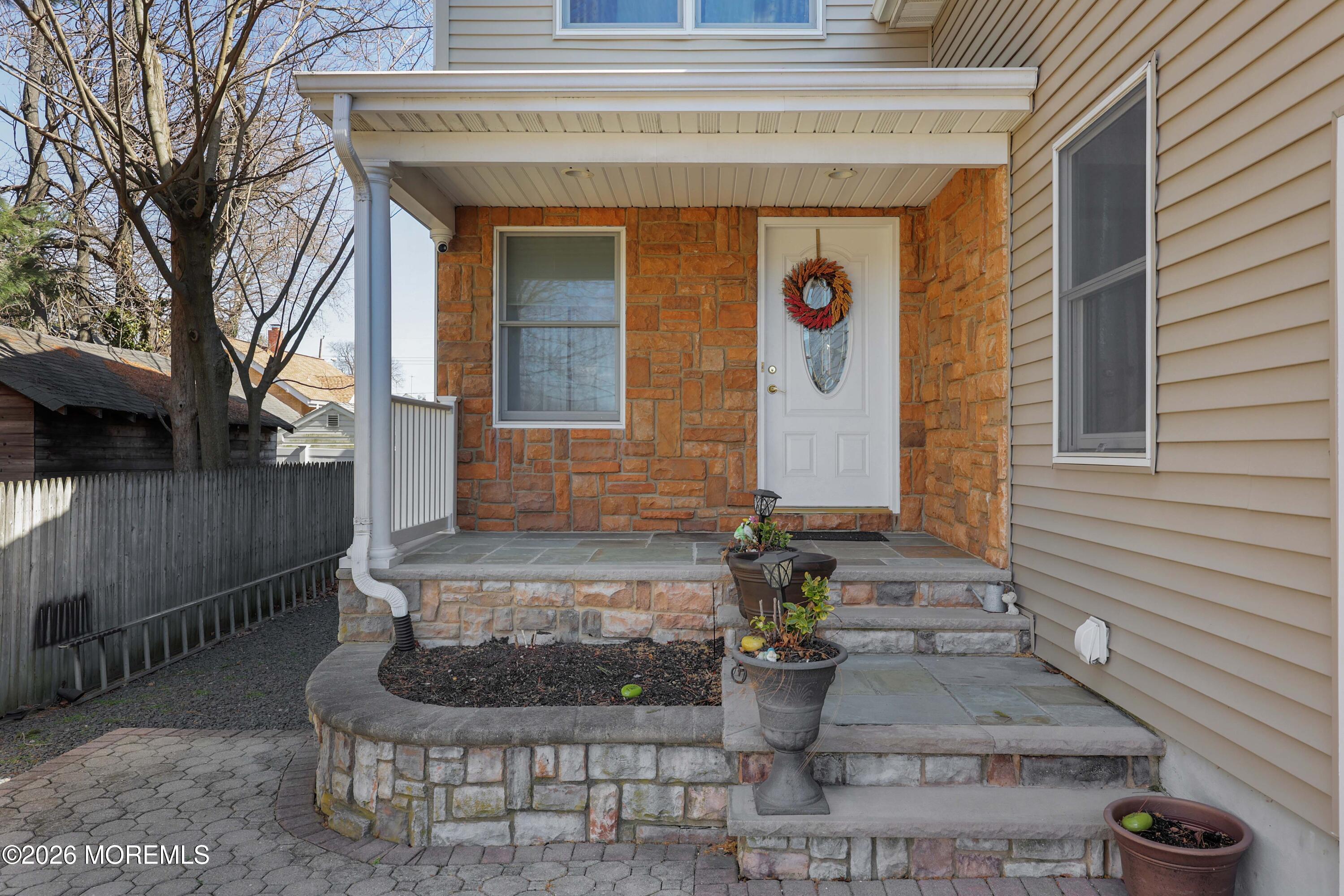 275 N 5th Avenue Image 4