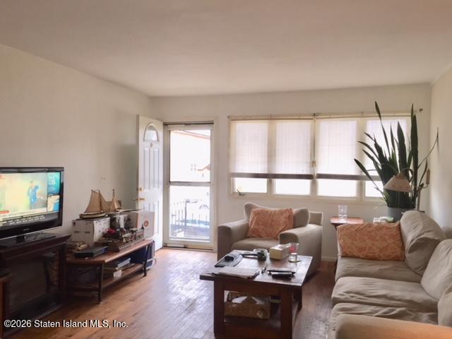 25 Strawberry Lane Image 5