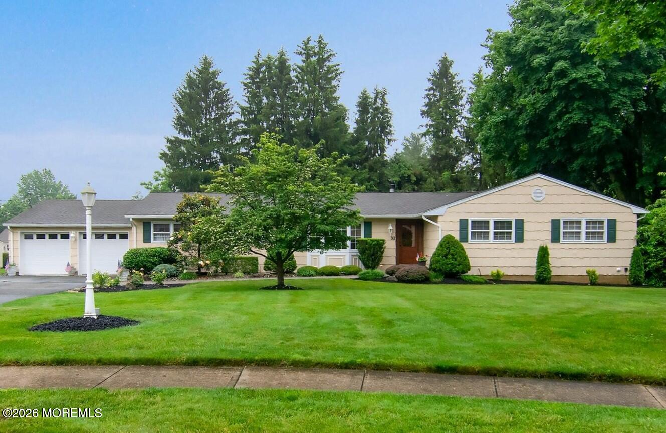 32 Cameron Court, Freehold, NJ, 07728