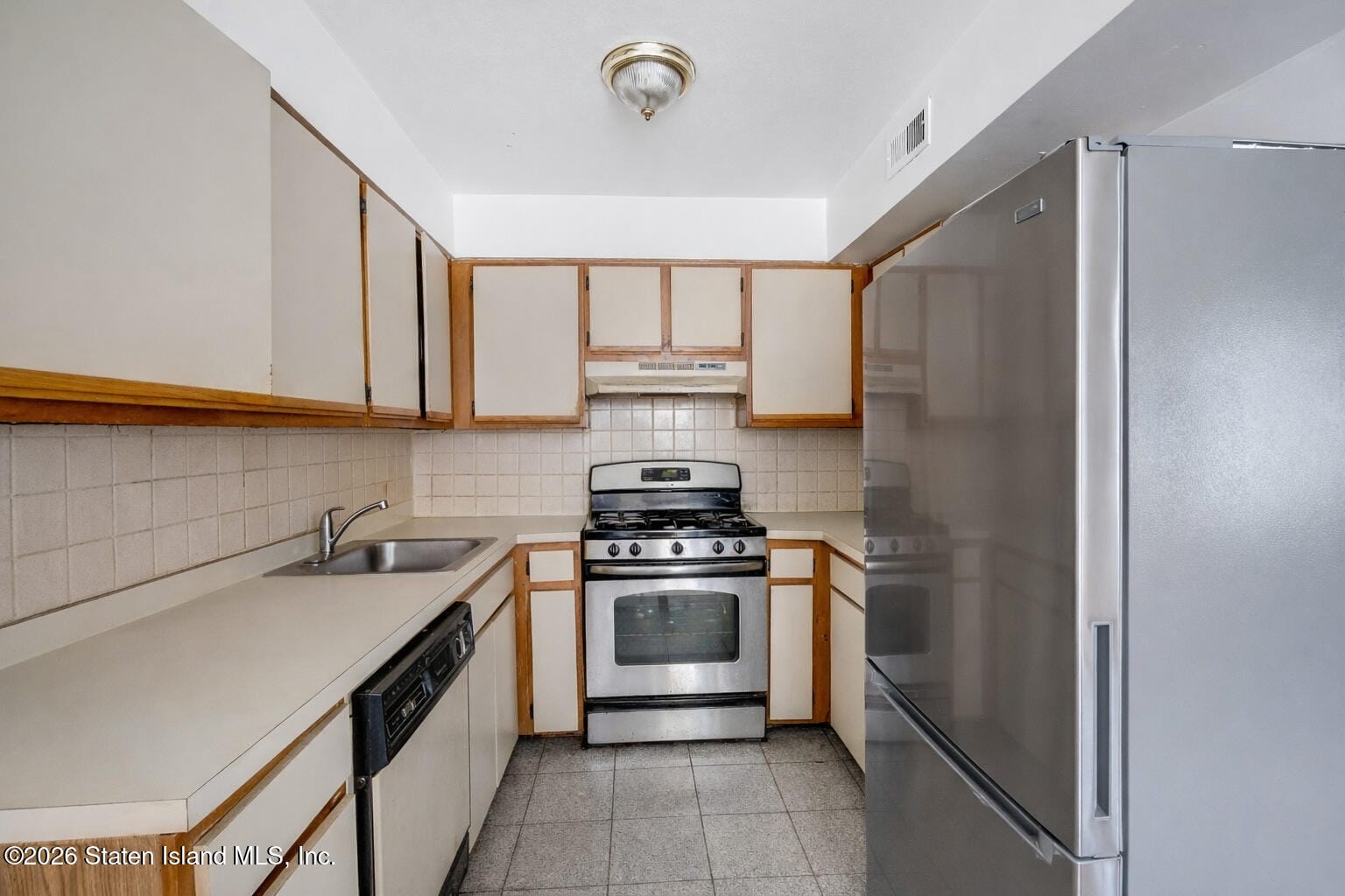 327a Mersereau Avenue Image 5