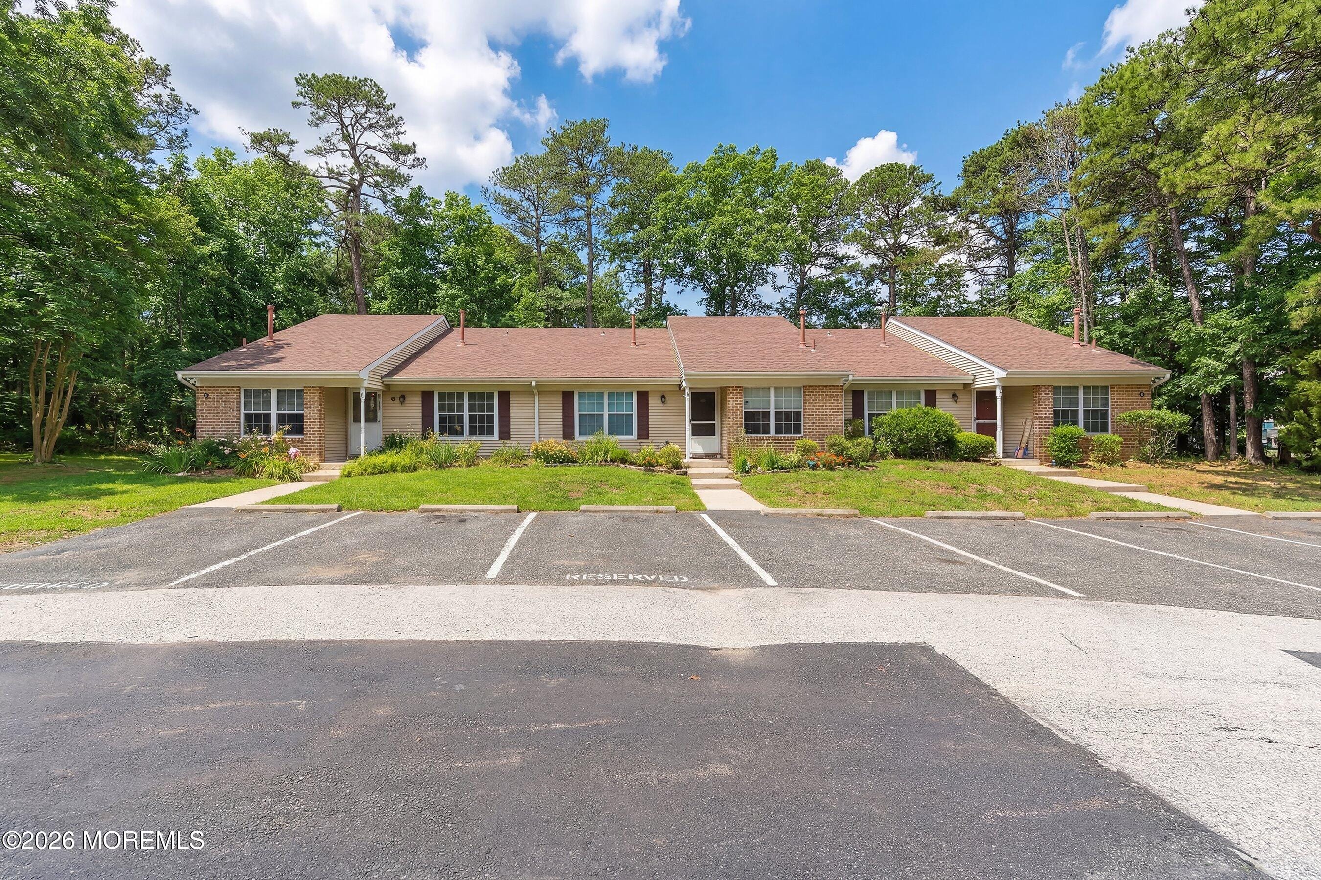 46 Club Place Image 2