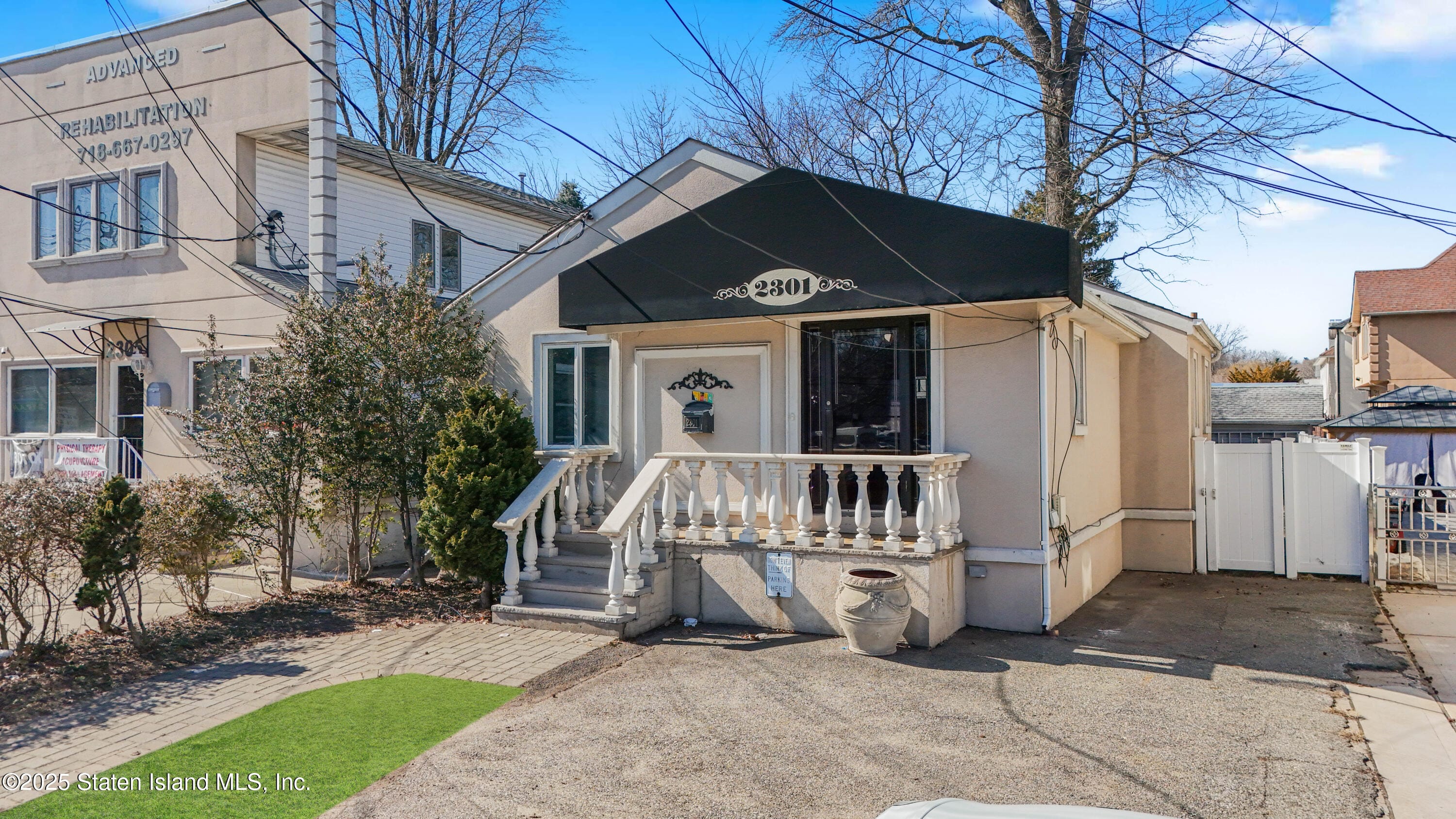 2301 Hylan Boulevard Image 2