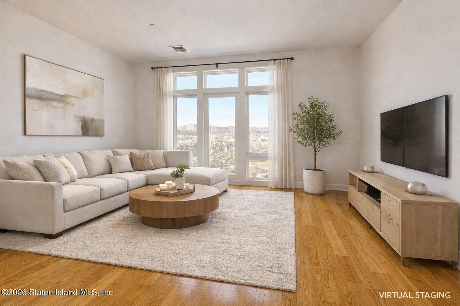 90 Bay Street Landing 7h Image 2