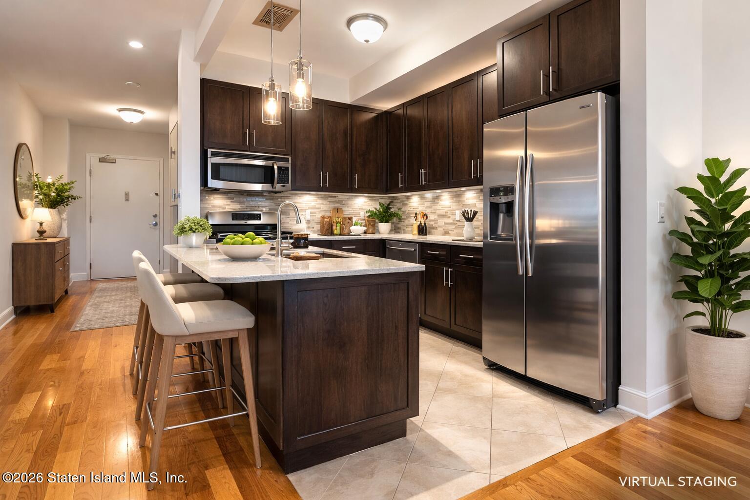 90 Bay Street Landing 7h Image 5