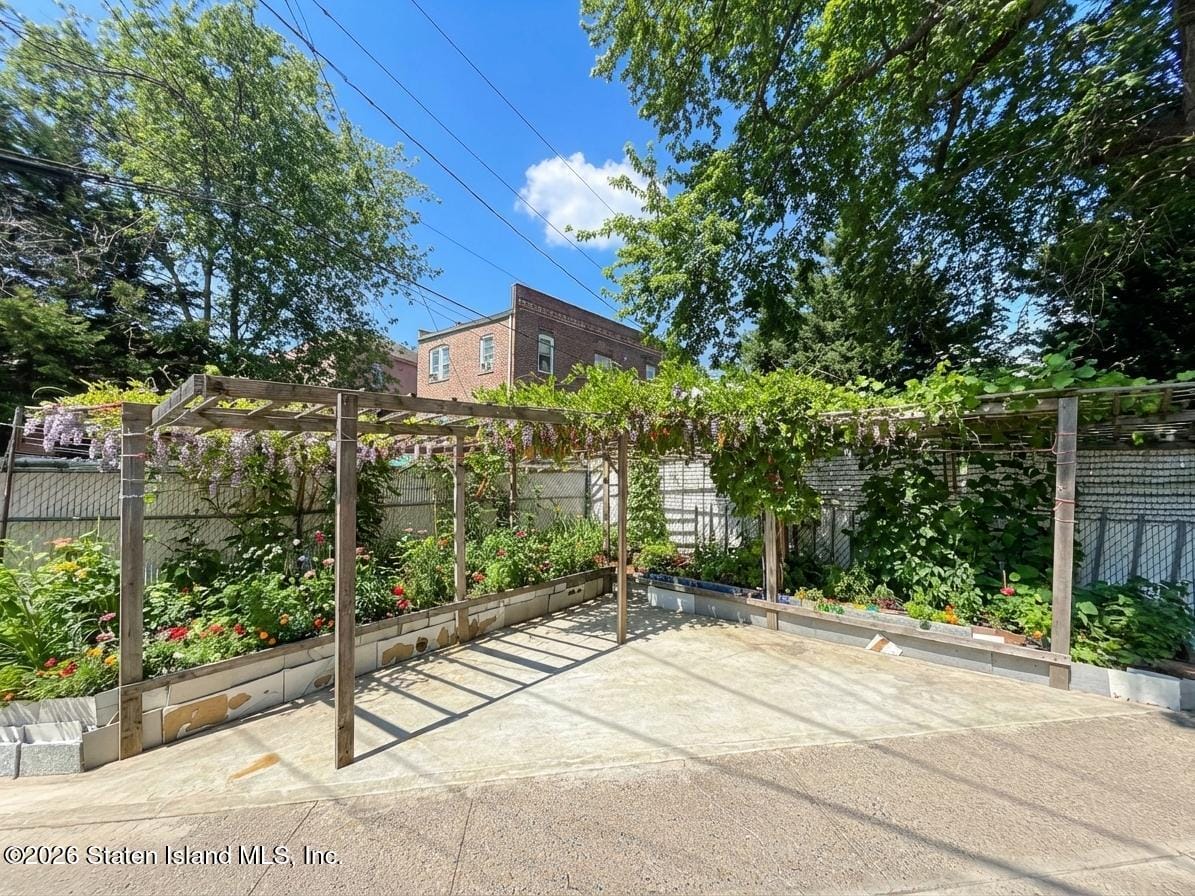 9 Oak Street Image 2