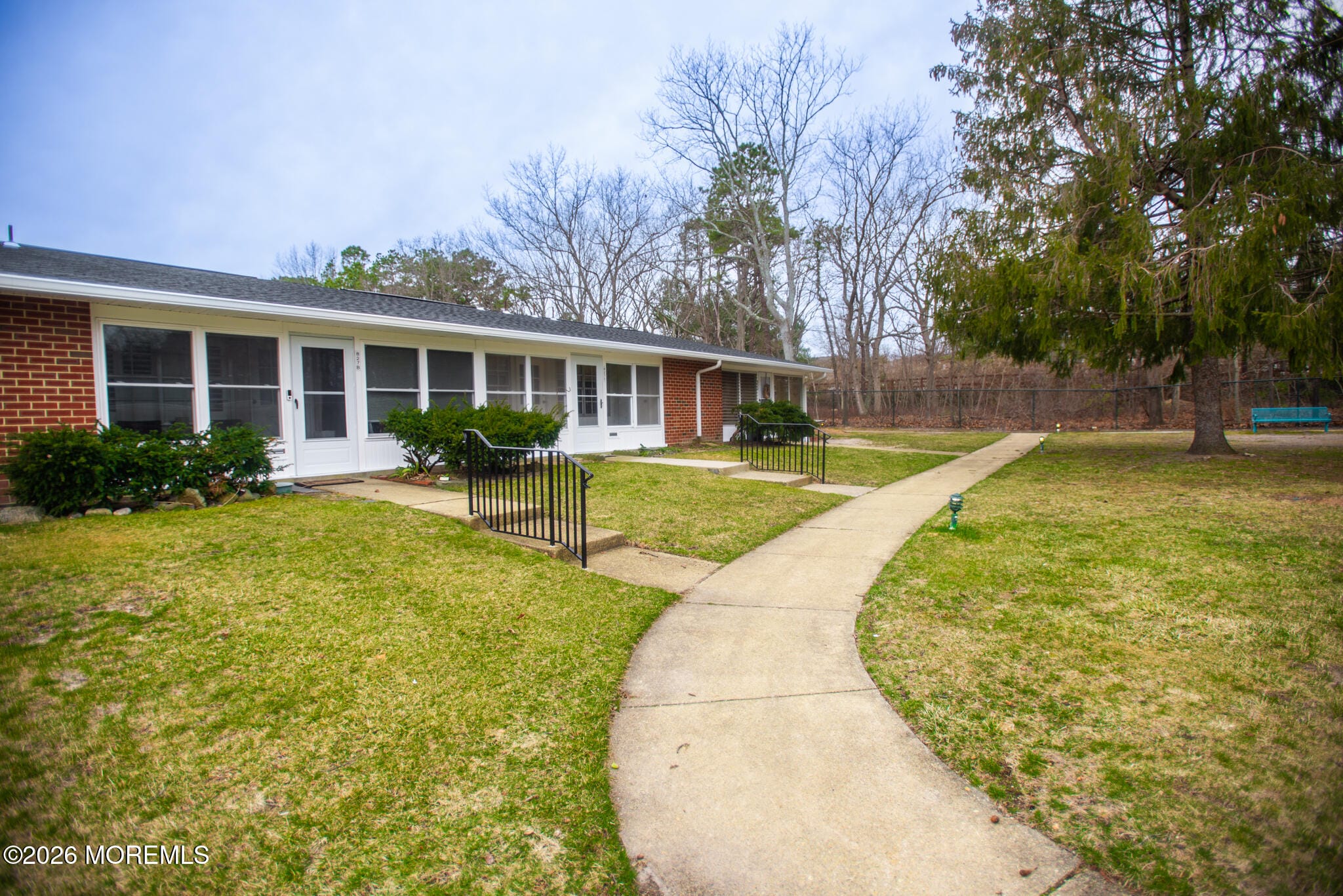 827c Balmoral Court Image 3