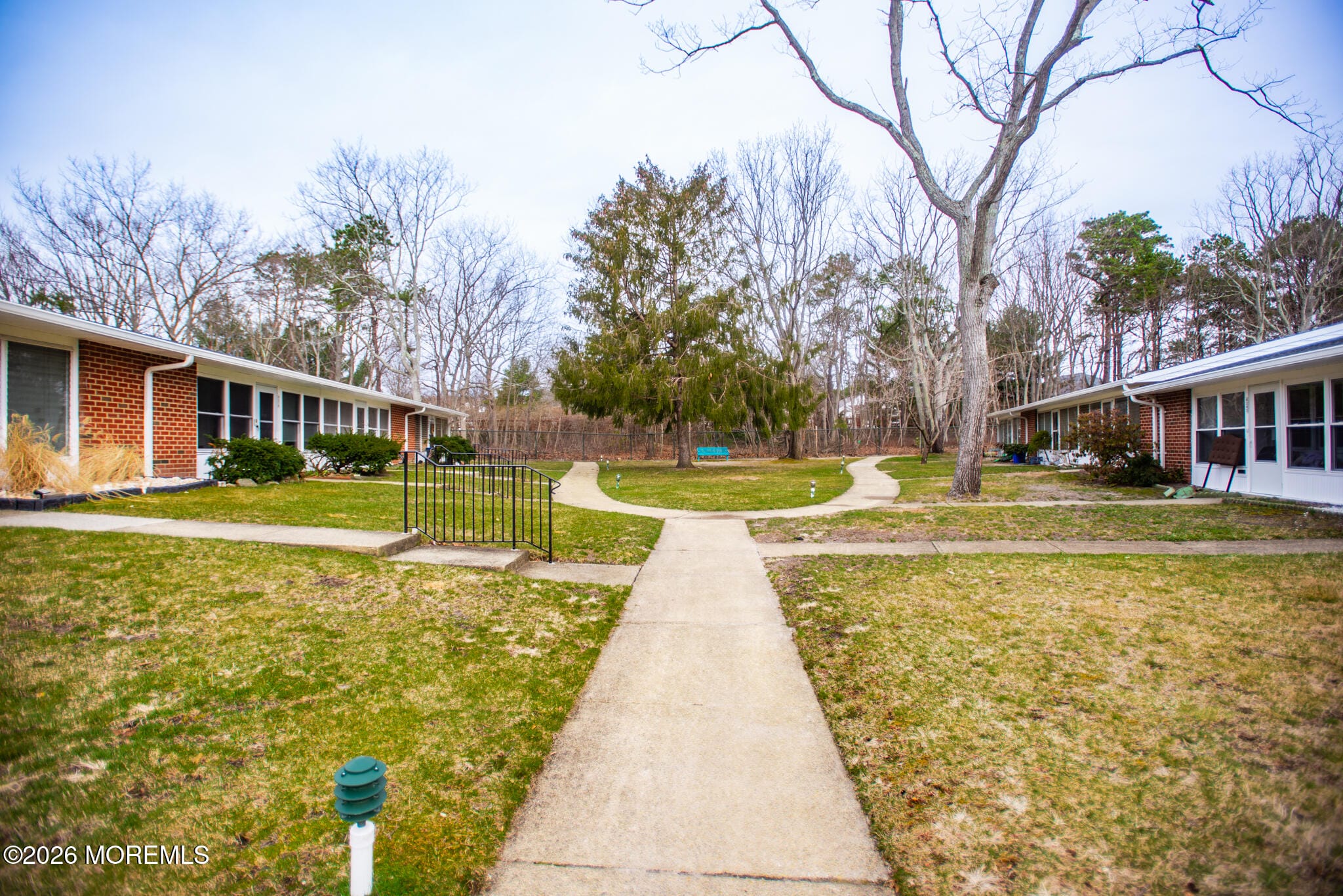 827c Balmoral Court Image 2