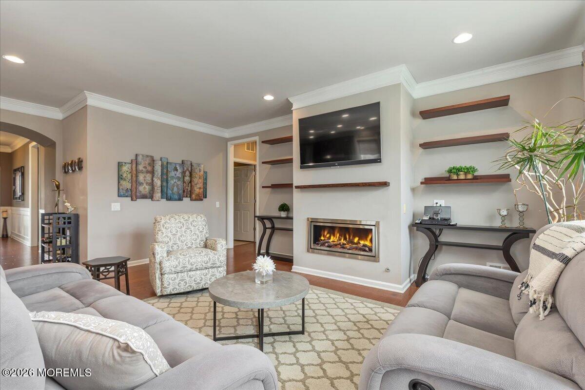 33 W Chaucer Lane, Farmingdale, NJ, 07727 image 17