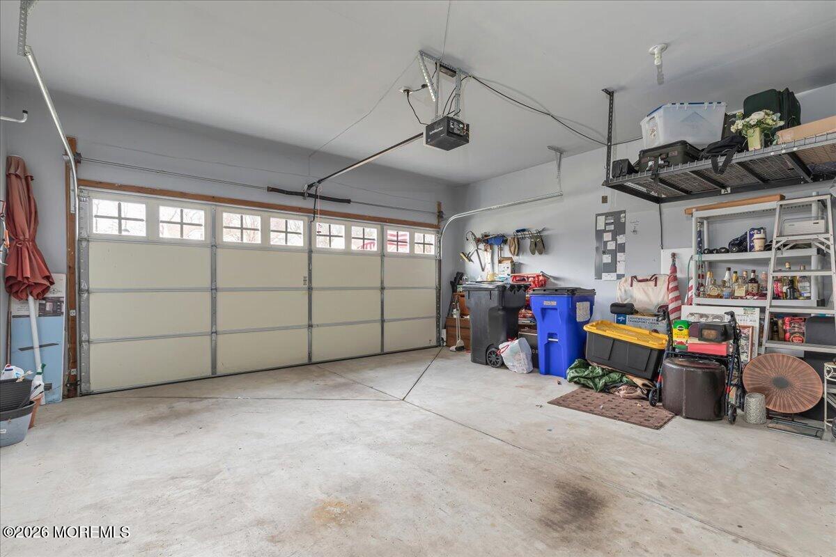 33 W Chaucer Lane, Farmingdale, NJ, 07727 image 25