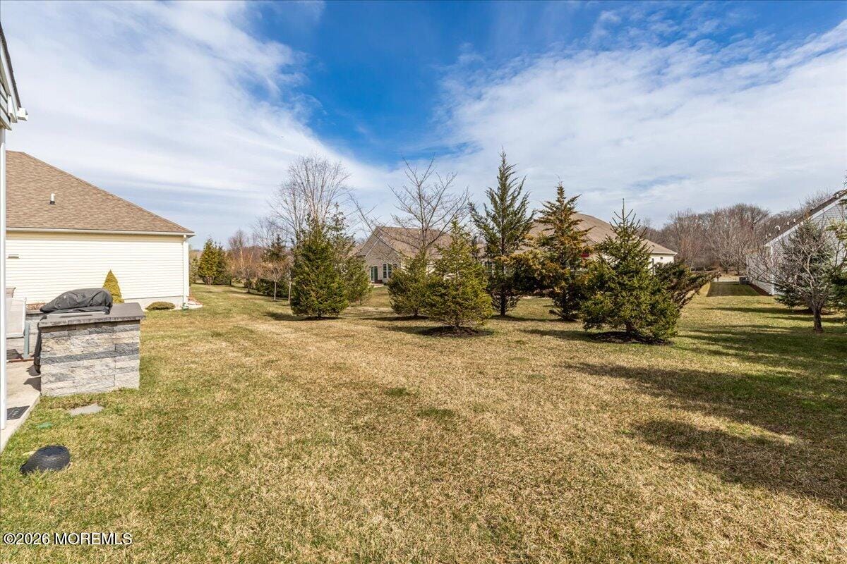 33 W Chaucer Lane, Farmingdale, NJ, 07727 image 32