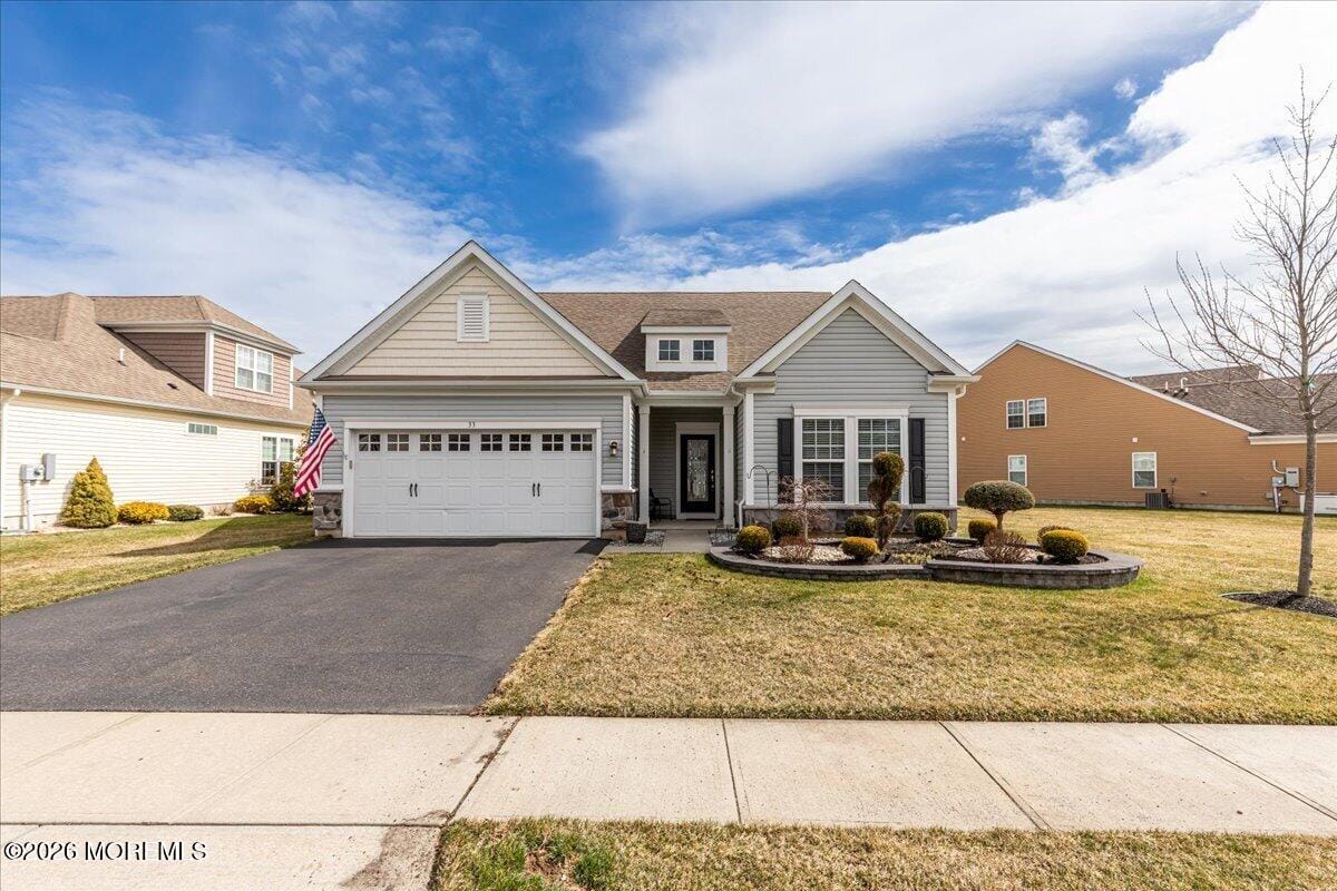 33 W Chaucer Lane, Farmingdale, NJ, 07727 image 37