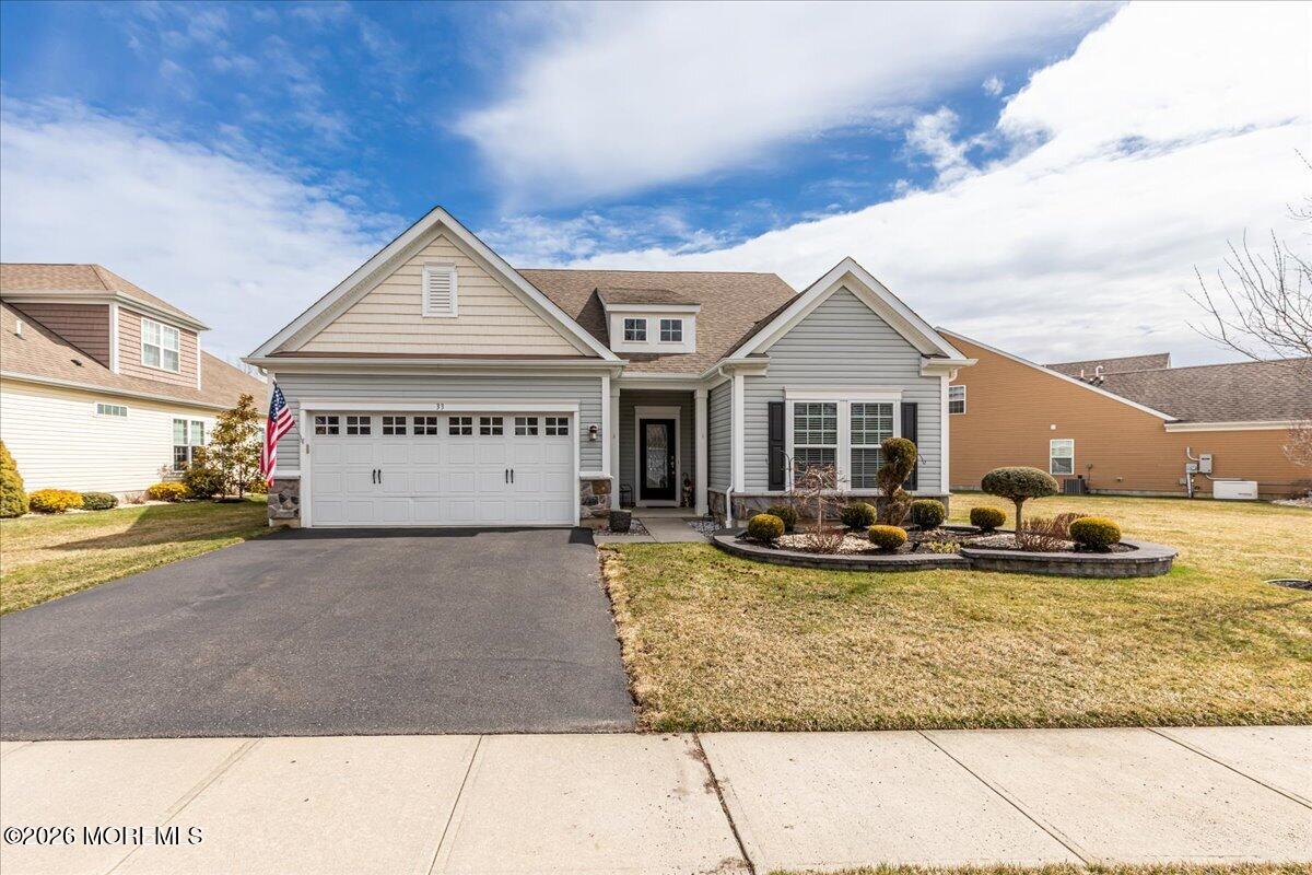 33 W Chaucer Lane, Farmingdale, NJ, 07727 image 38