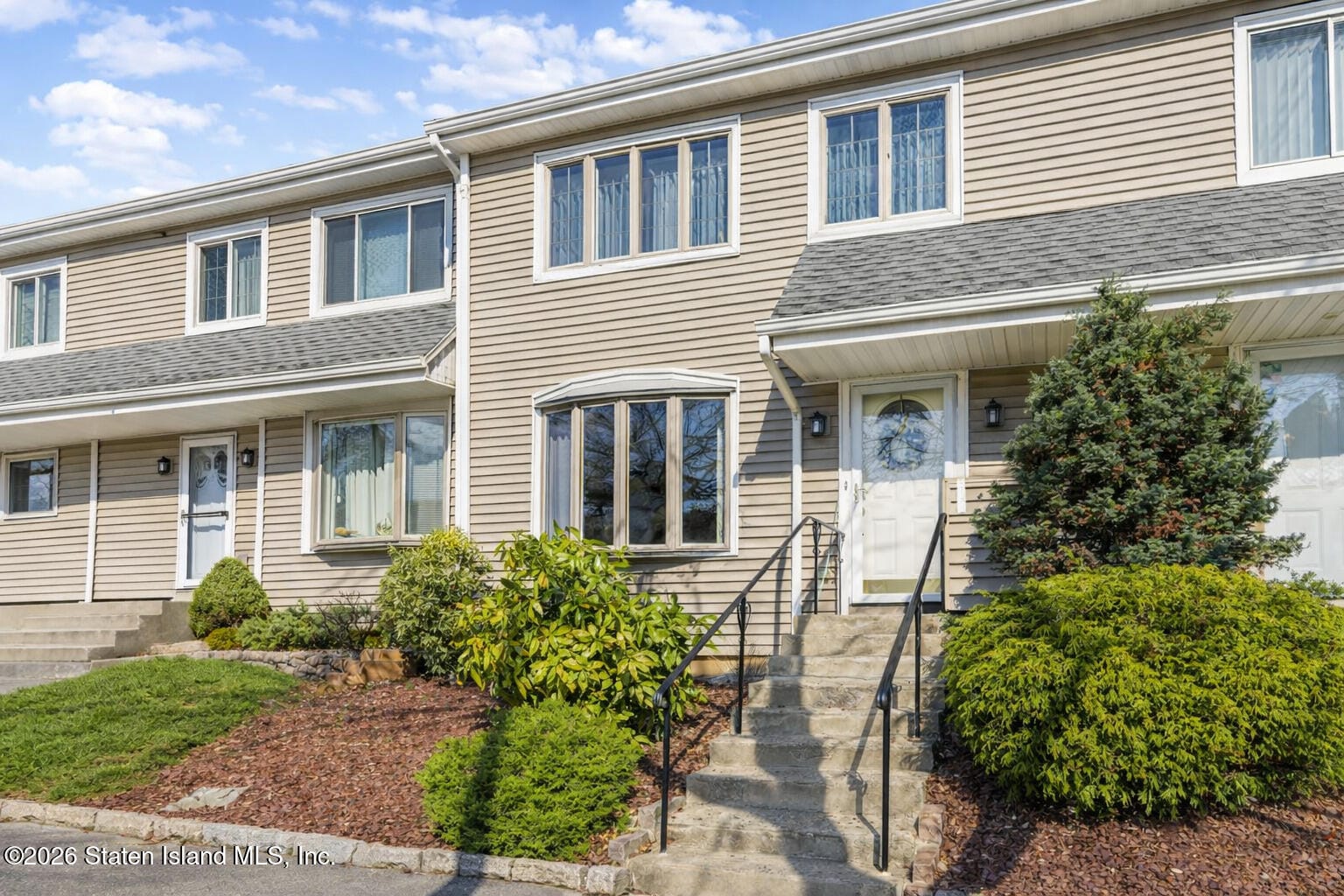 221 Balsam Place Image 2