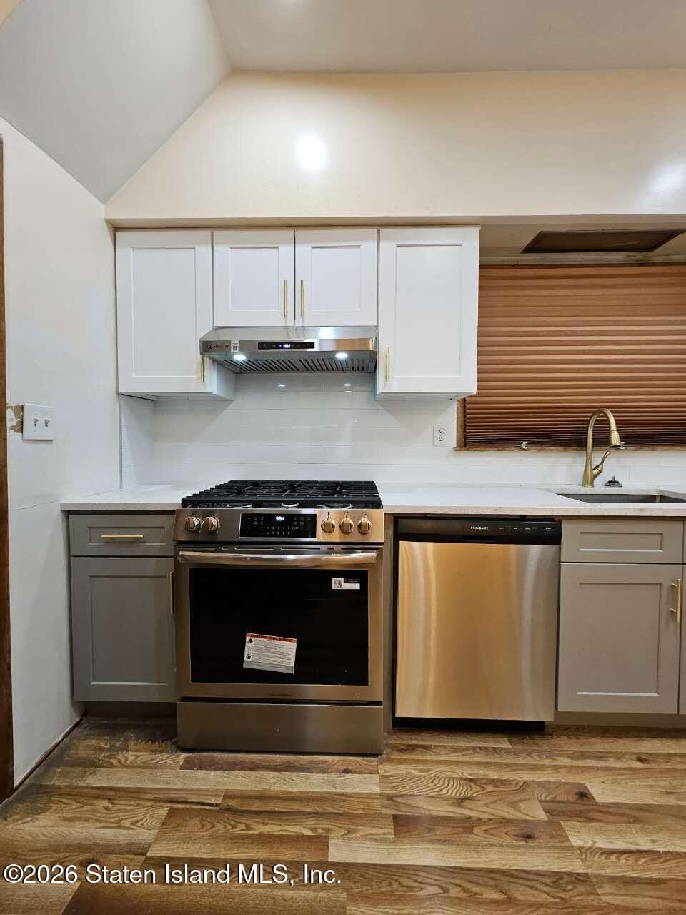 232 Hylan Boulevard Image 5