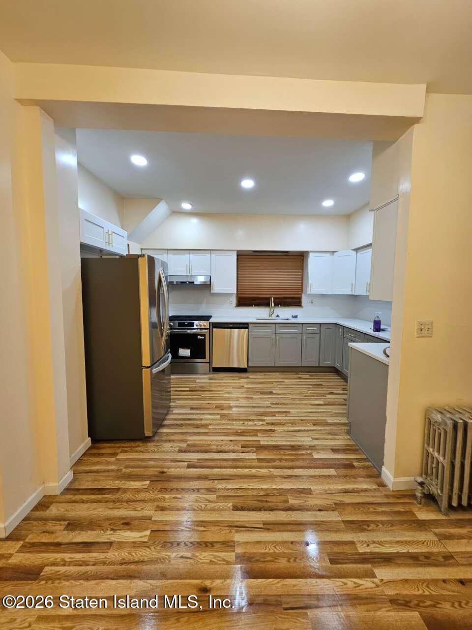 232 Hylan Boulevard Image 3