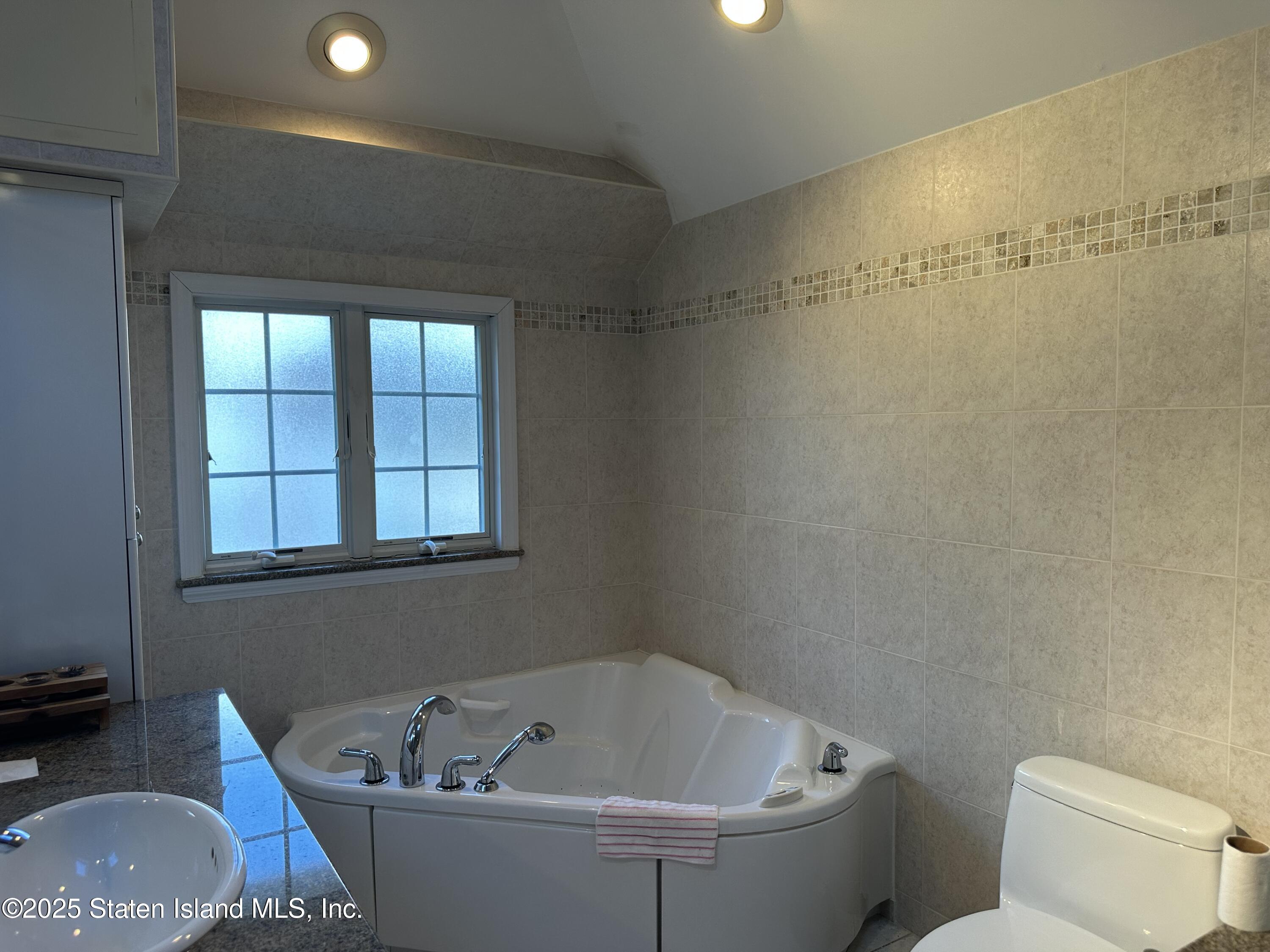 18 Dobbs Place, Staten Island, NY, 10301 image 29