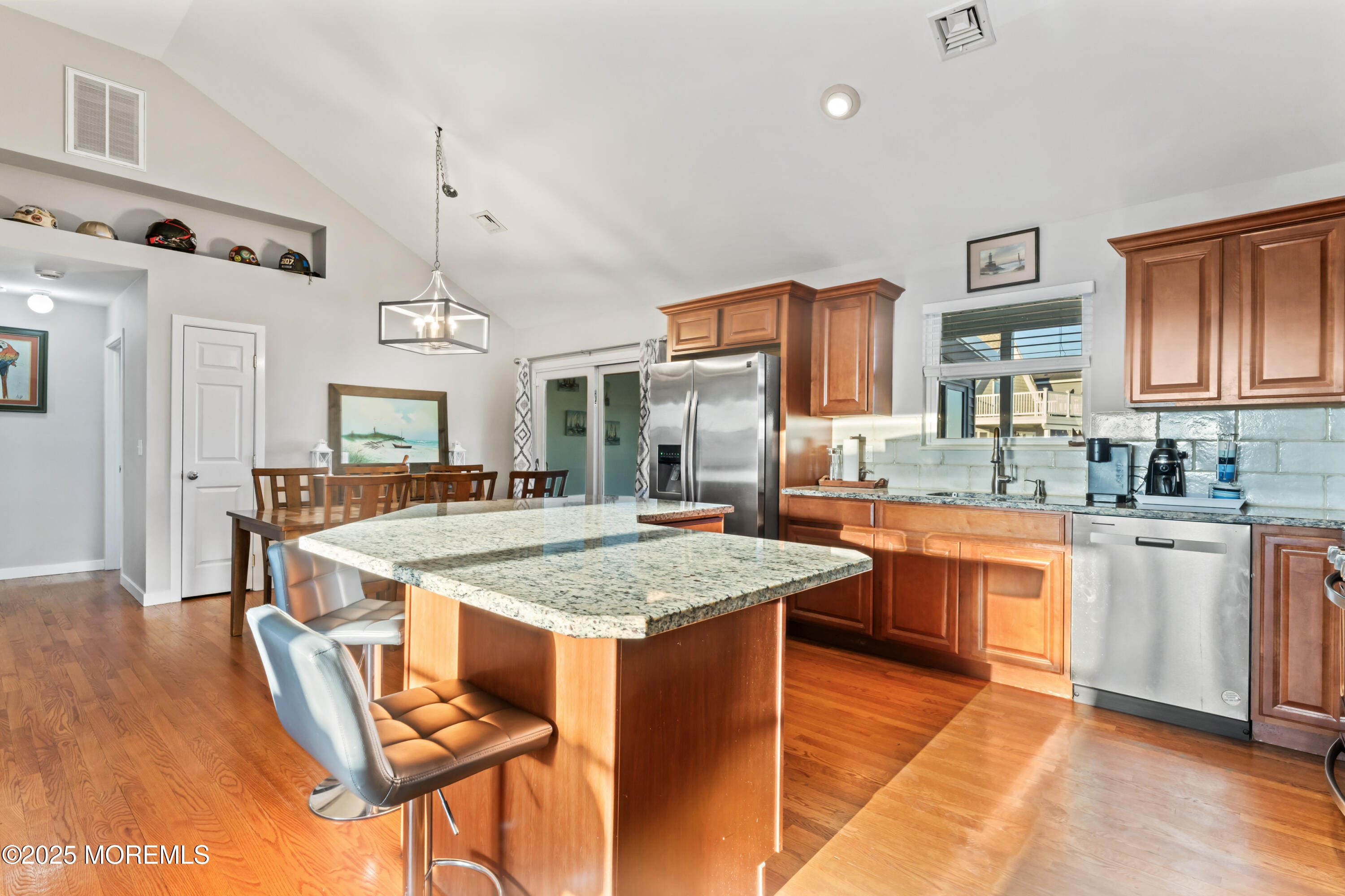 1019 S Green Street Image 5