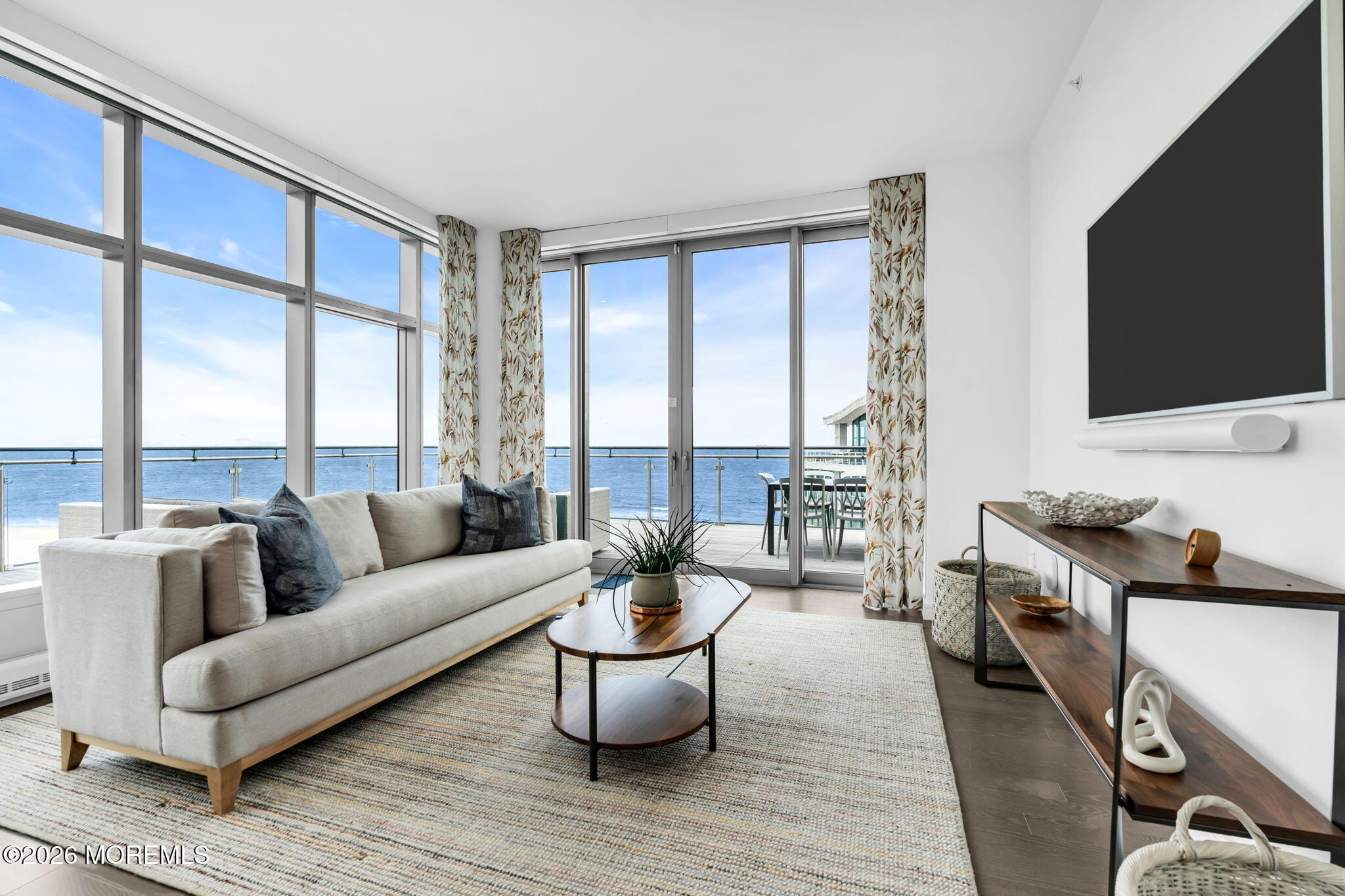 15 Morris Avenue 609 Image 3