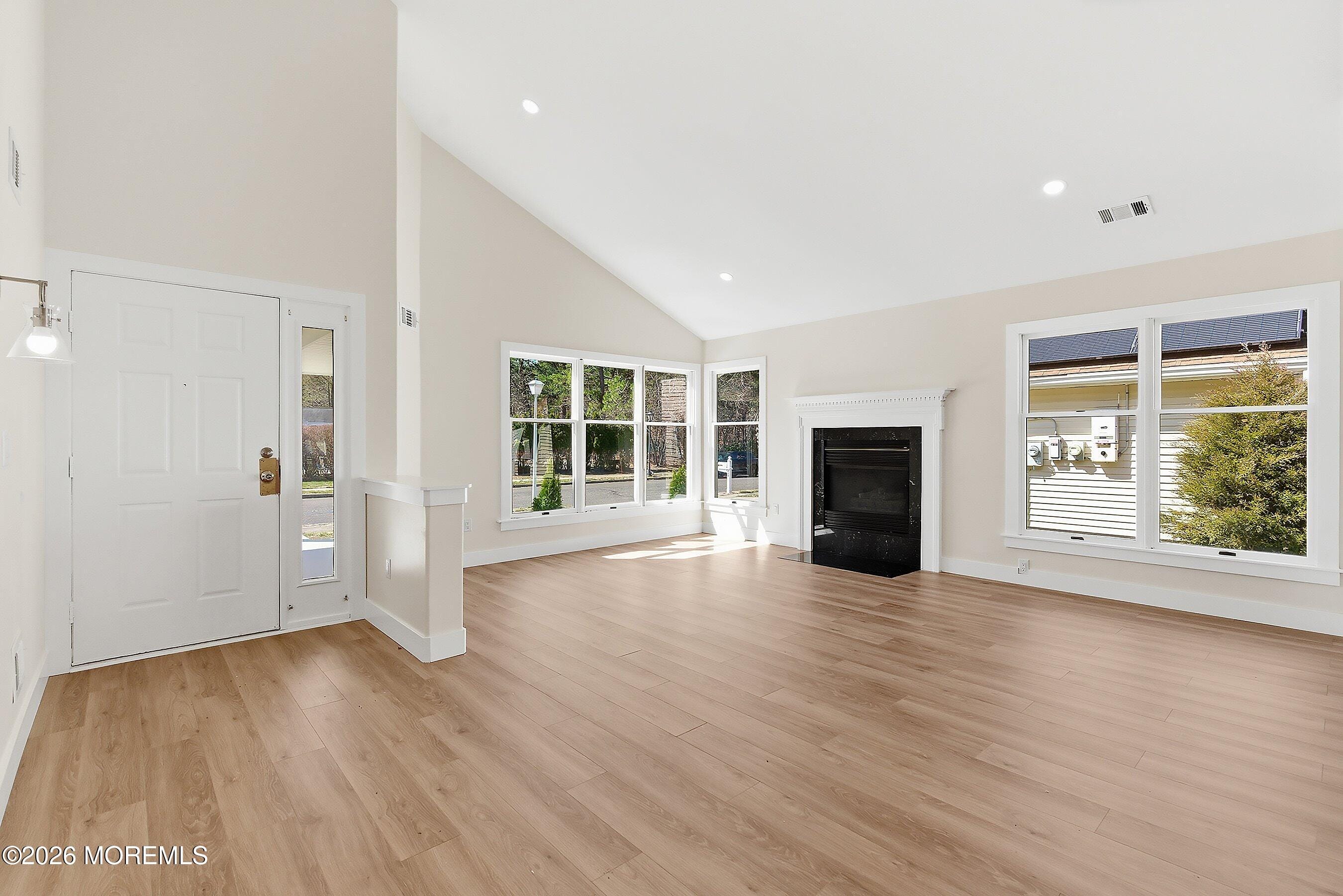 407 Kingsridge Road Image 5