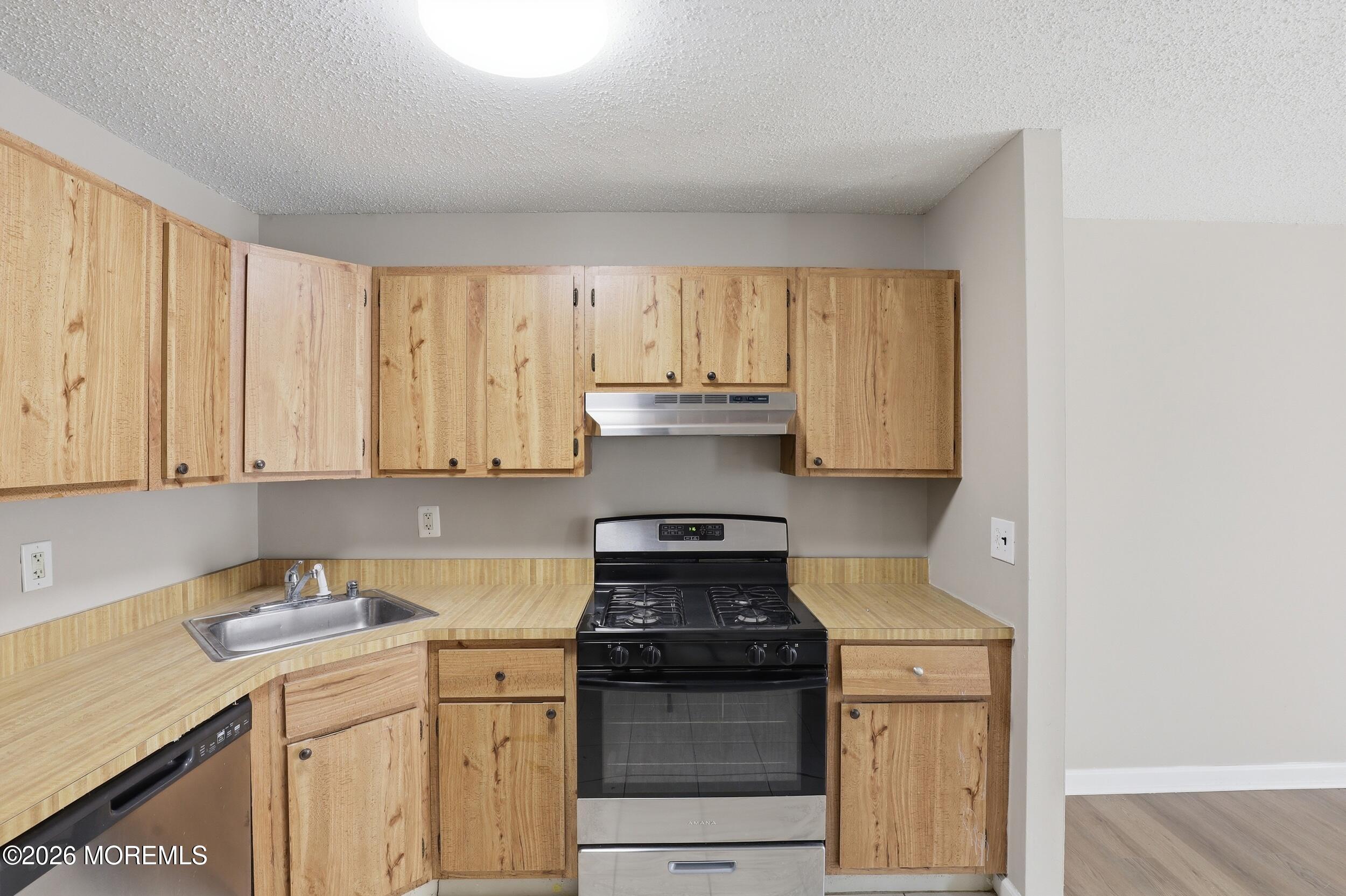 10-5 Boise Court, Freehold, NJ, 07728 image 11