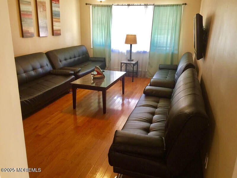 320 Webster Avenue Image 3