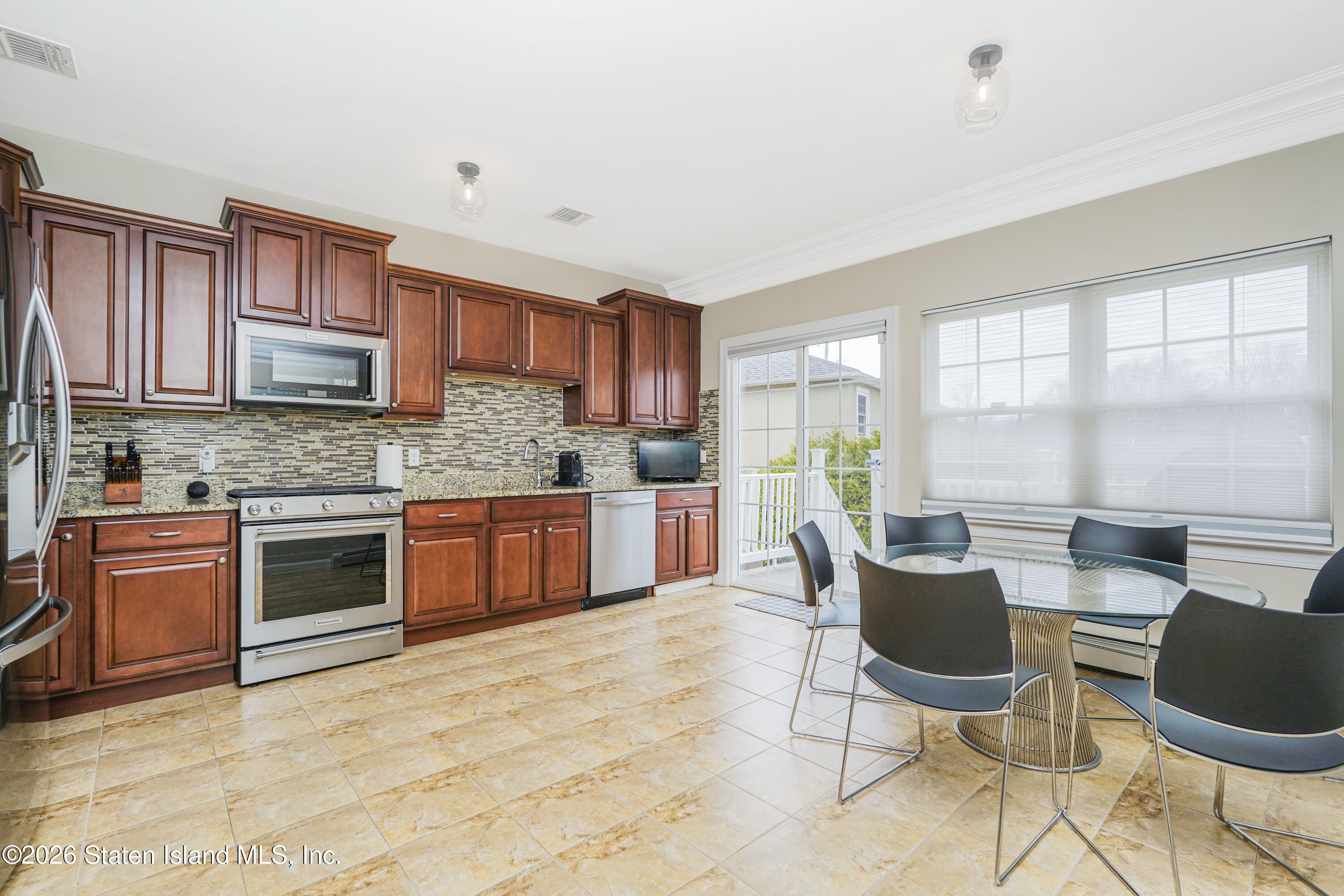 196 Presentation Circle, Staten Island, NY, 10312 image 12