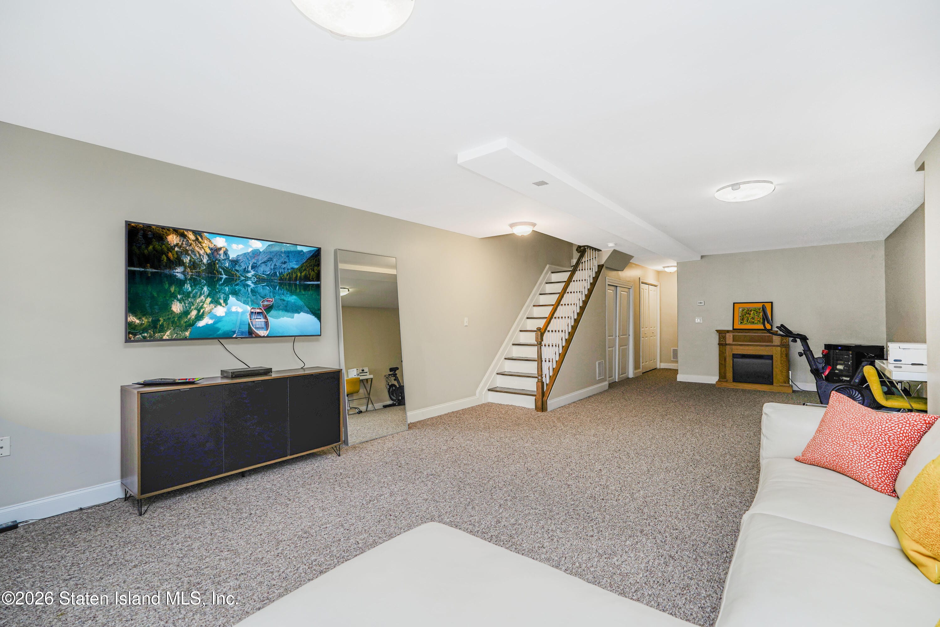 196 Presentation Circle, Staten Island, NY, 10312 image 25