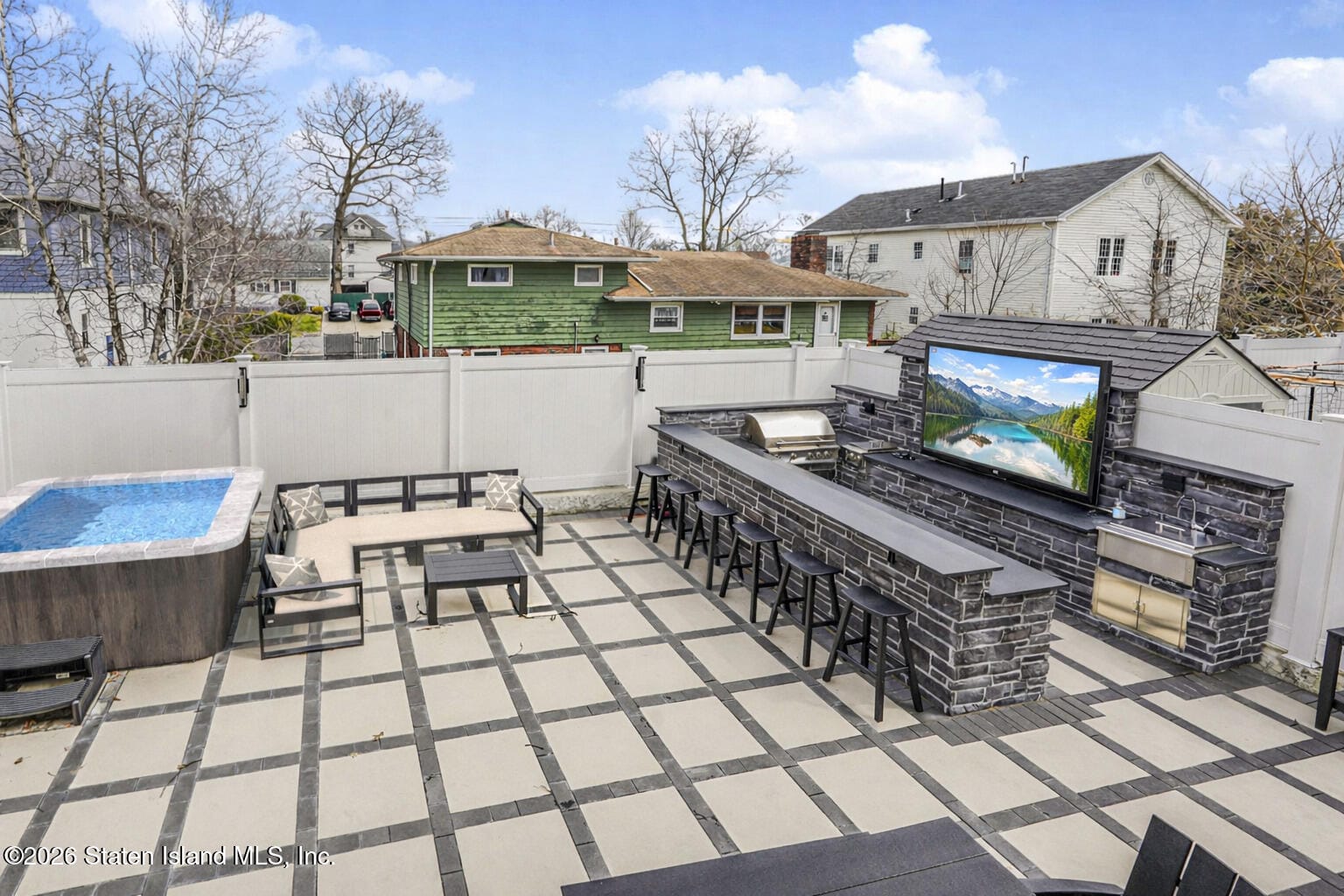 243 Robinson Avenue Image 5