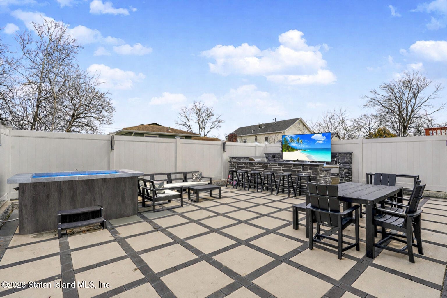 243 Robinson Avenue Image 4