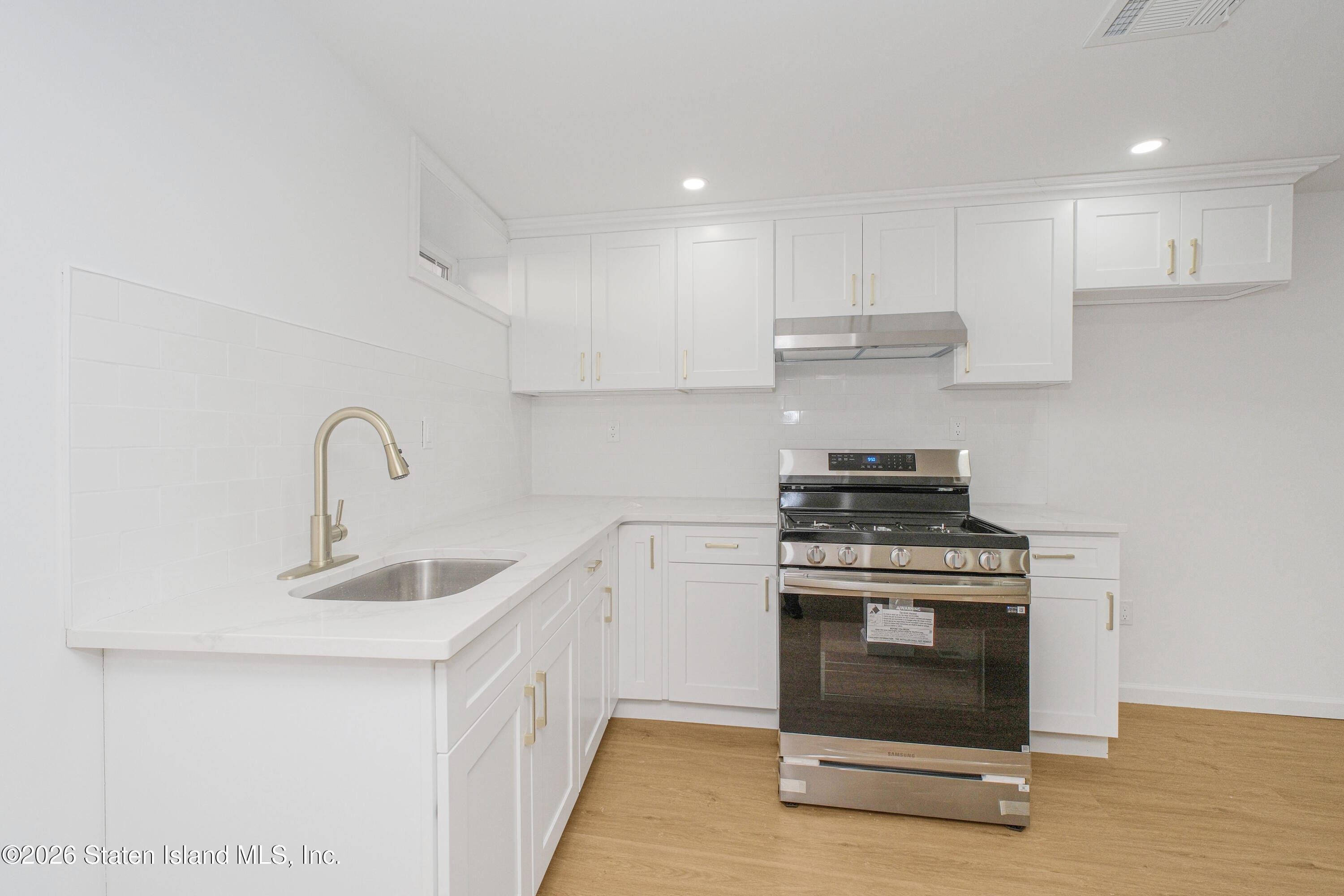 10 Penton Street, Staten Island, NY, 10309 image 25