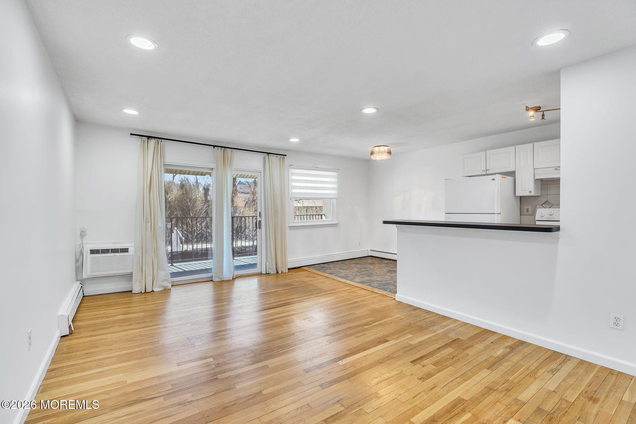 735 Greens Avenue 7B Image 2