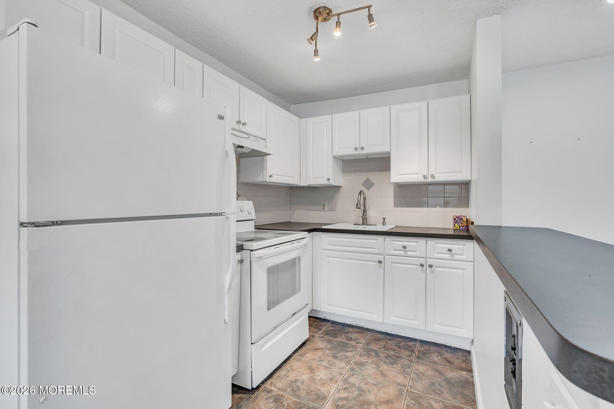 735 Greens Avenue 7B Image 5