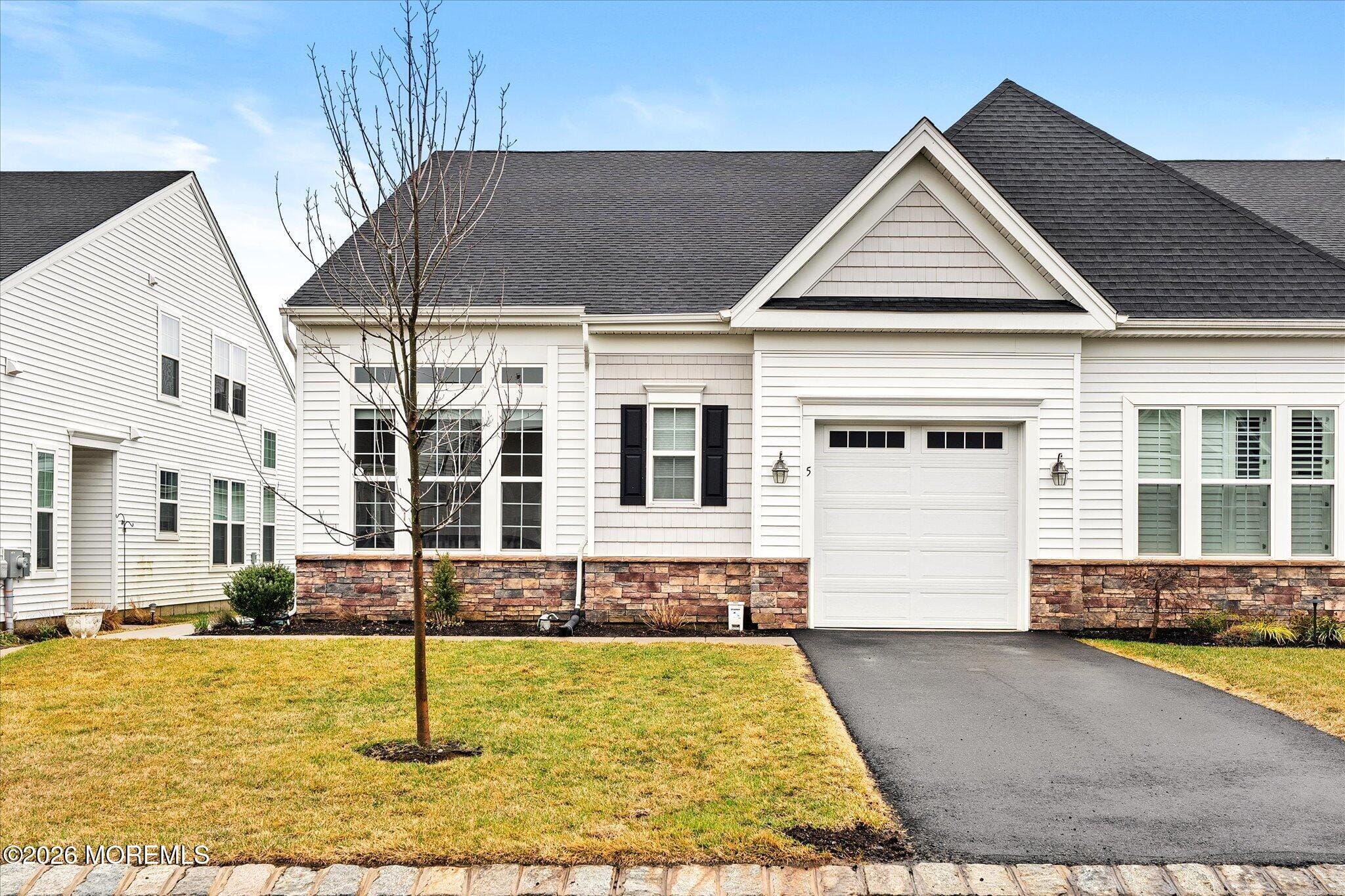 5 Aqueduct Boulevard Image 1