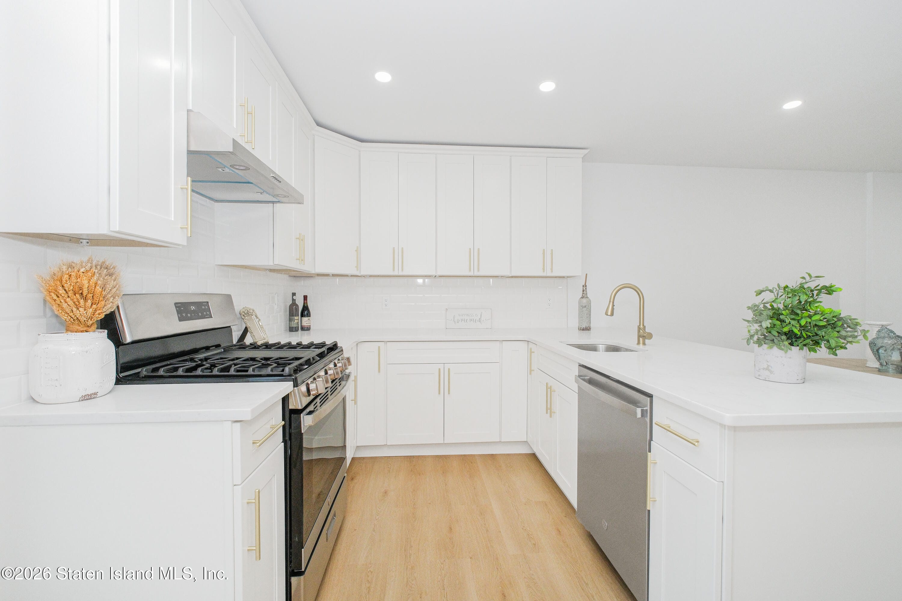 63 Avon Lane, Staten Island, NY, 10314 image 20