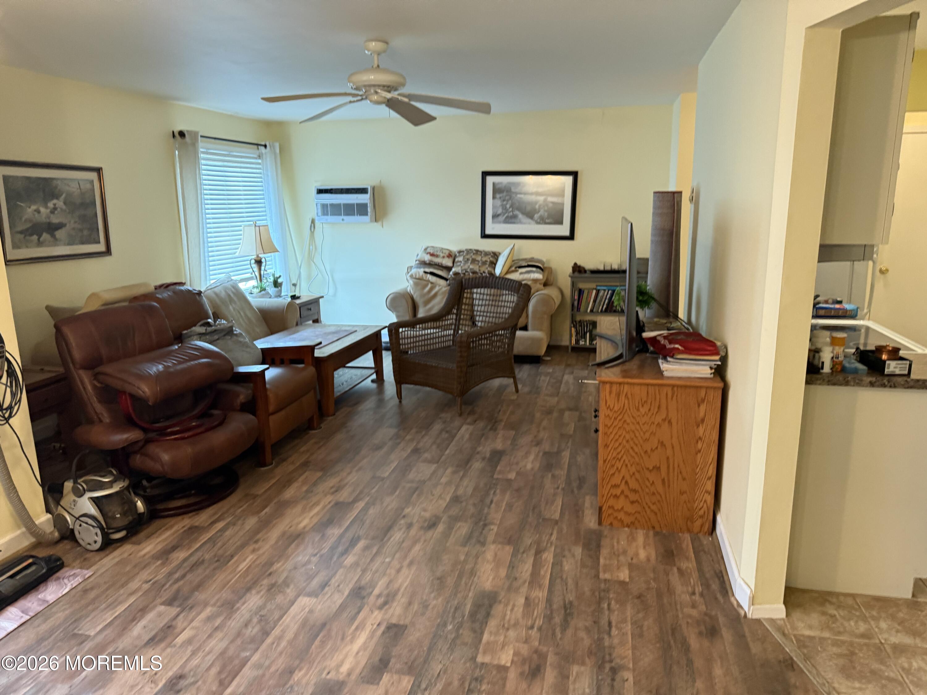 147 Amberly Drive C Image 3