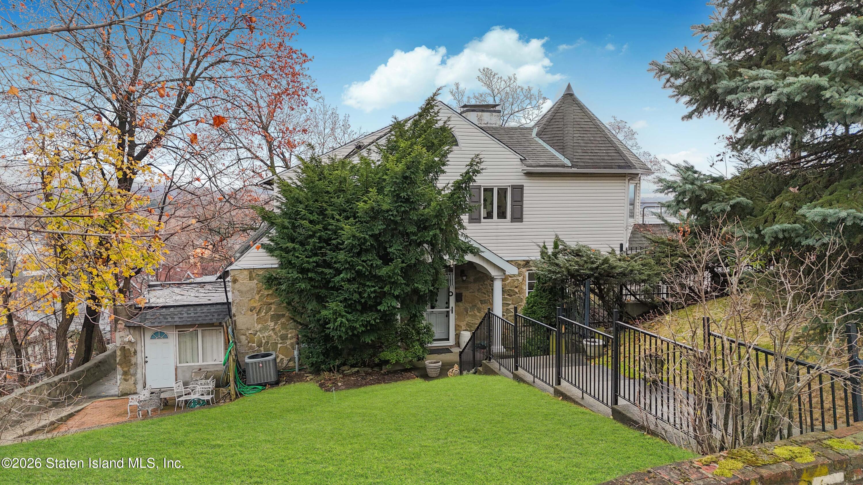 45 E Loop Road Image 3