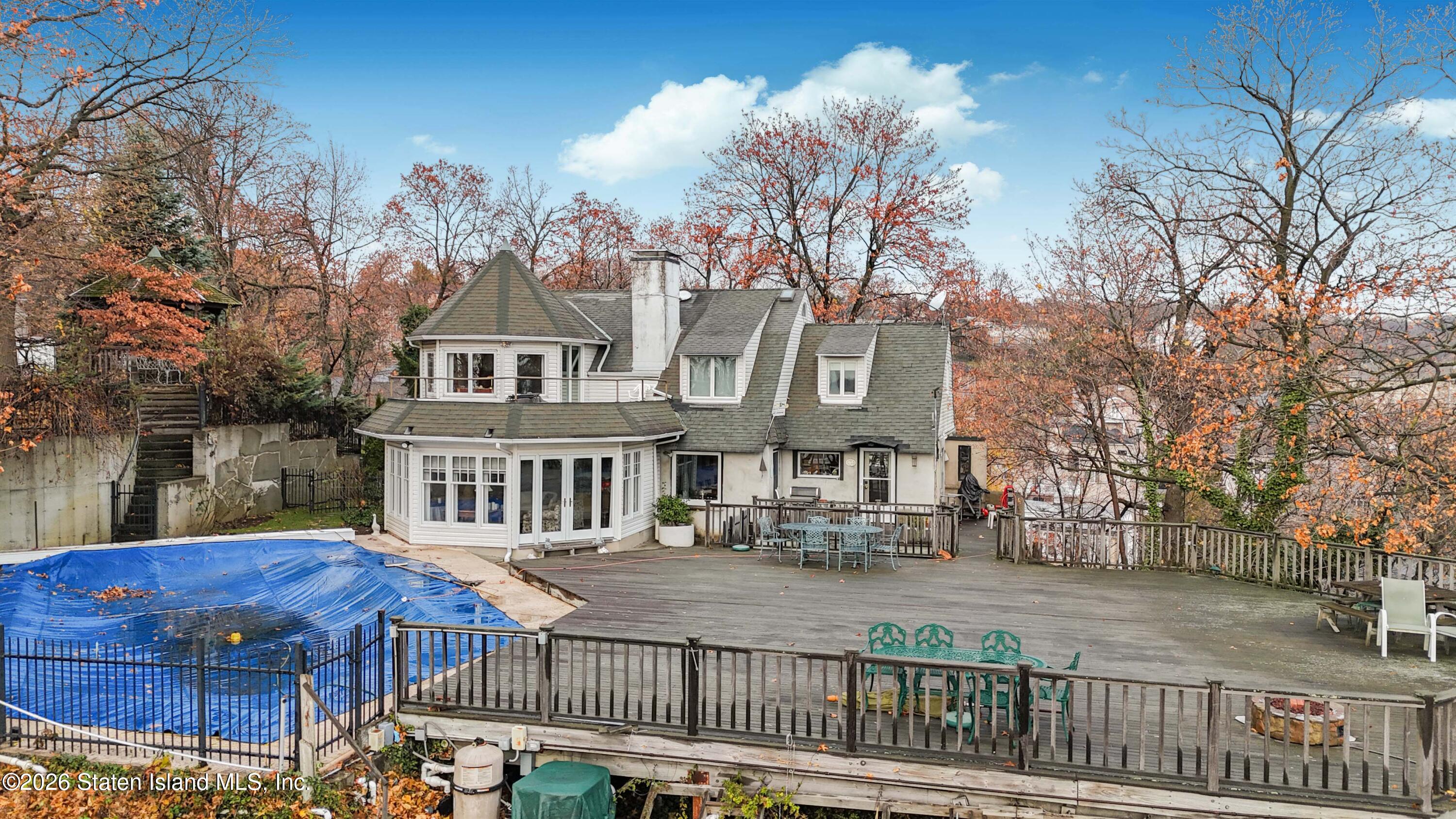 45 E Loop Road Image 1