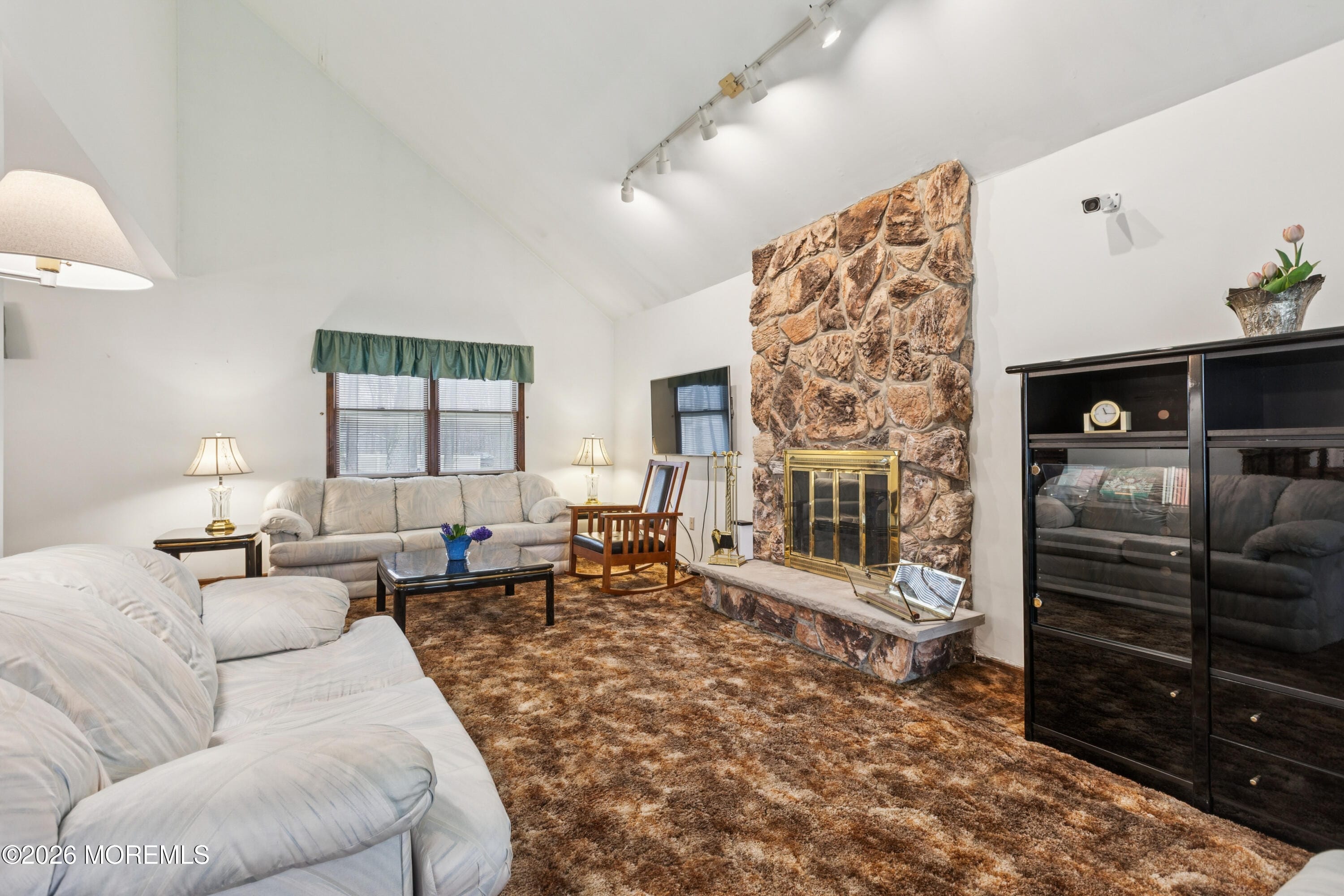 2 Grenoble Court Image 5