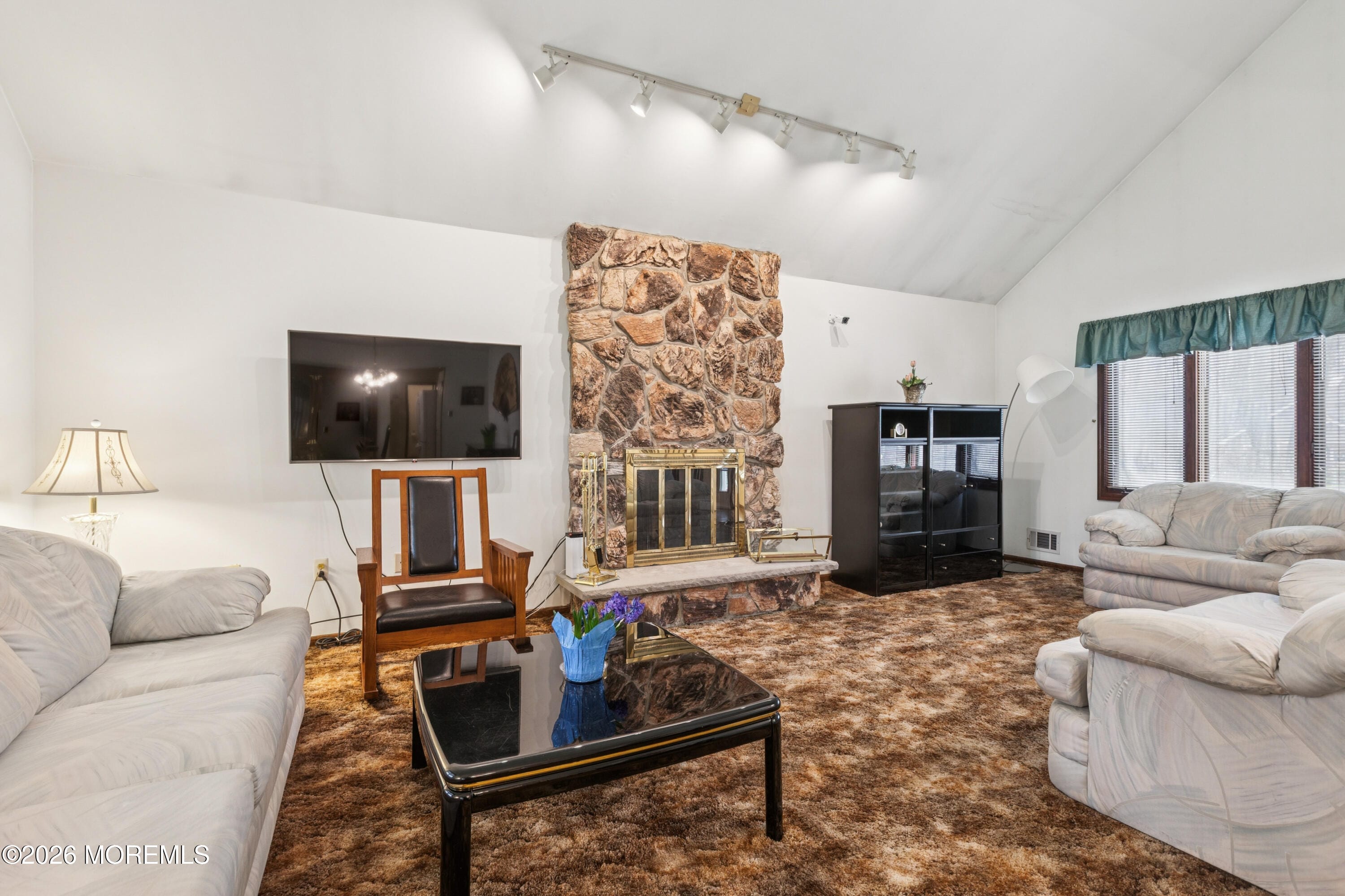 2 Grenoble Court Image 4