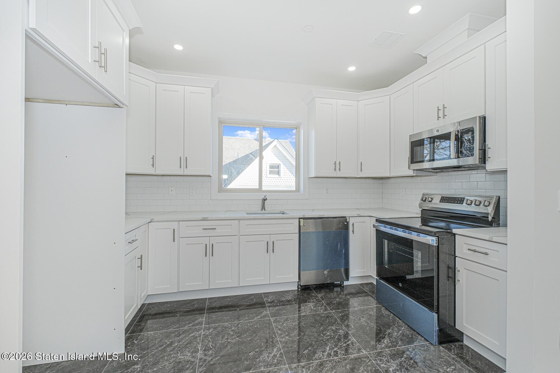 16 Church Avenue, Staten Island, NY, 10314 image 8