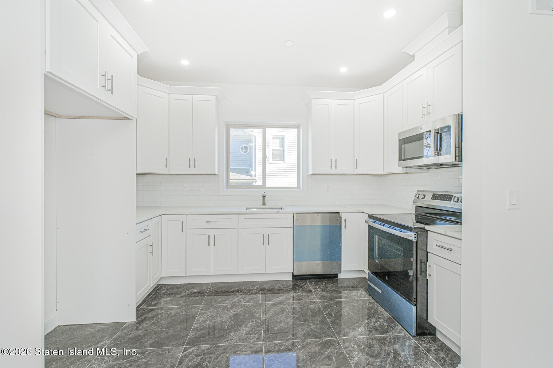 16 Church Avenue, Staten Island, NY, 10314 image 28